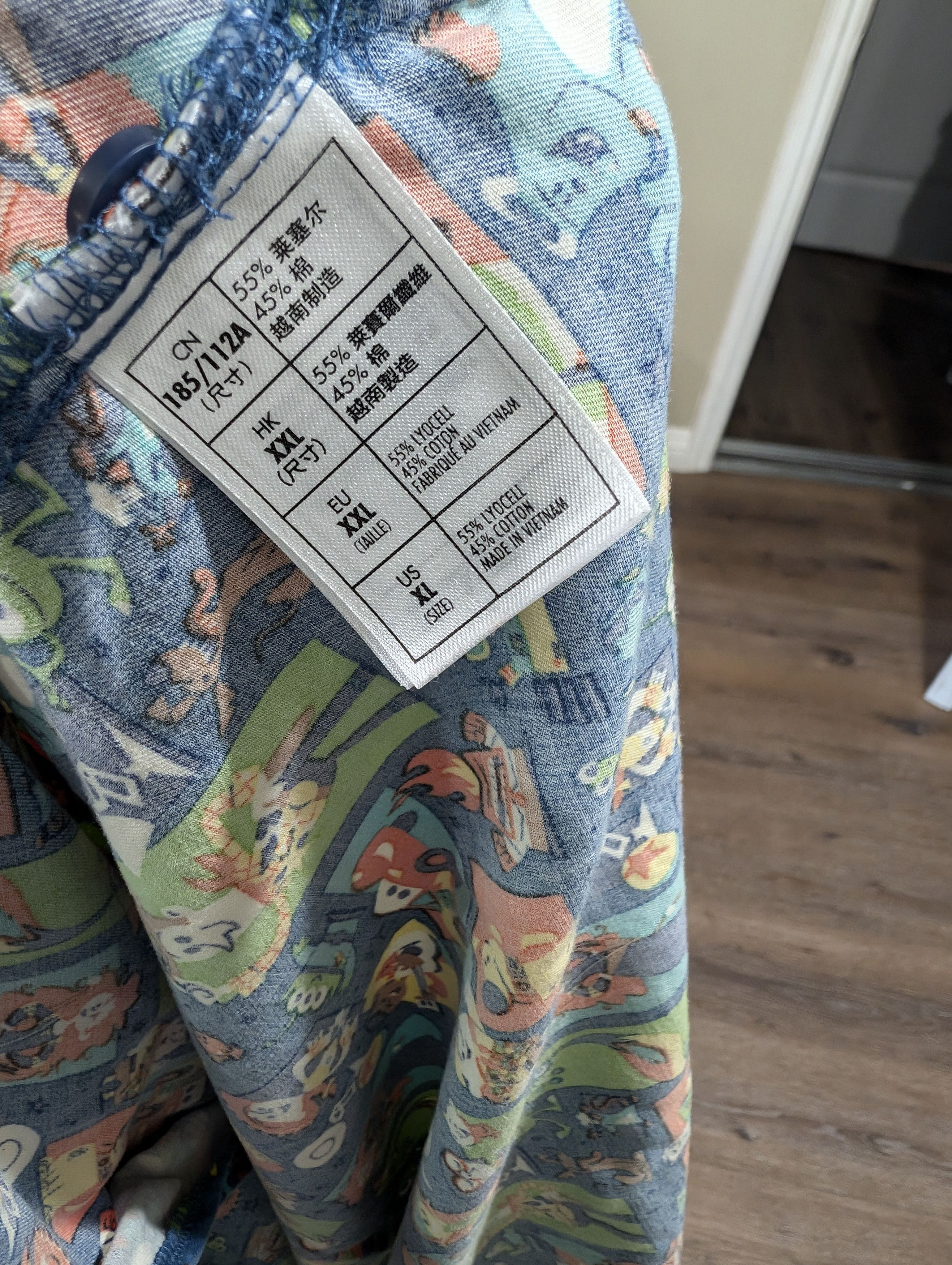 Disney Disney Parks World of Pixar button up shirt - SIZE XL Size US XL / EU 56 / 4 - 5 Thumbnail