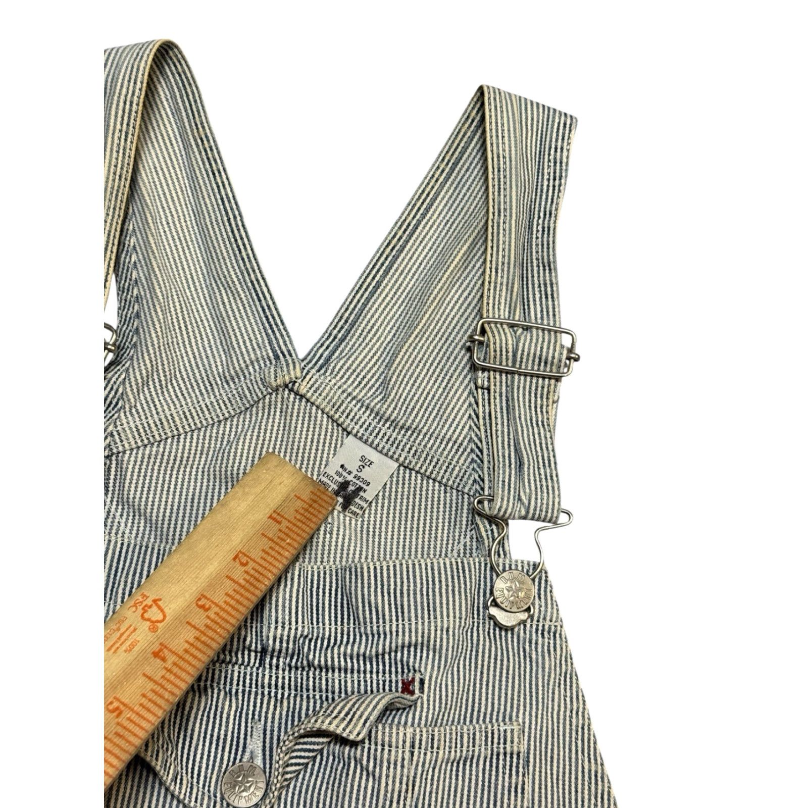 Vintage B.U.M. Equipment Women's Denim Overall Striped Shorts S 100% Cotton Pockets Straps Gray Festival Hipster Casual Button Sleeveless Size 28" / US 6 / IT 42 - 4 Thumbnail