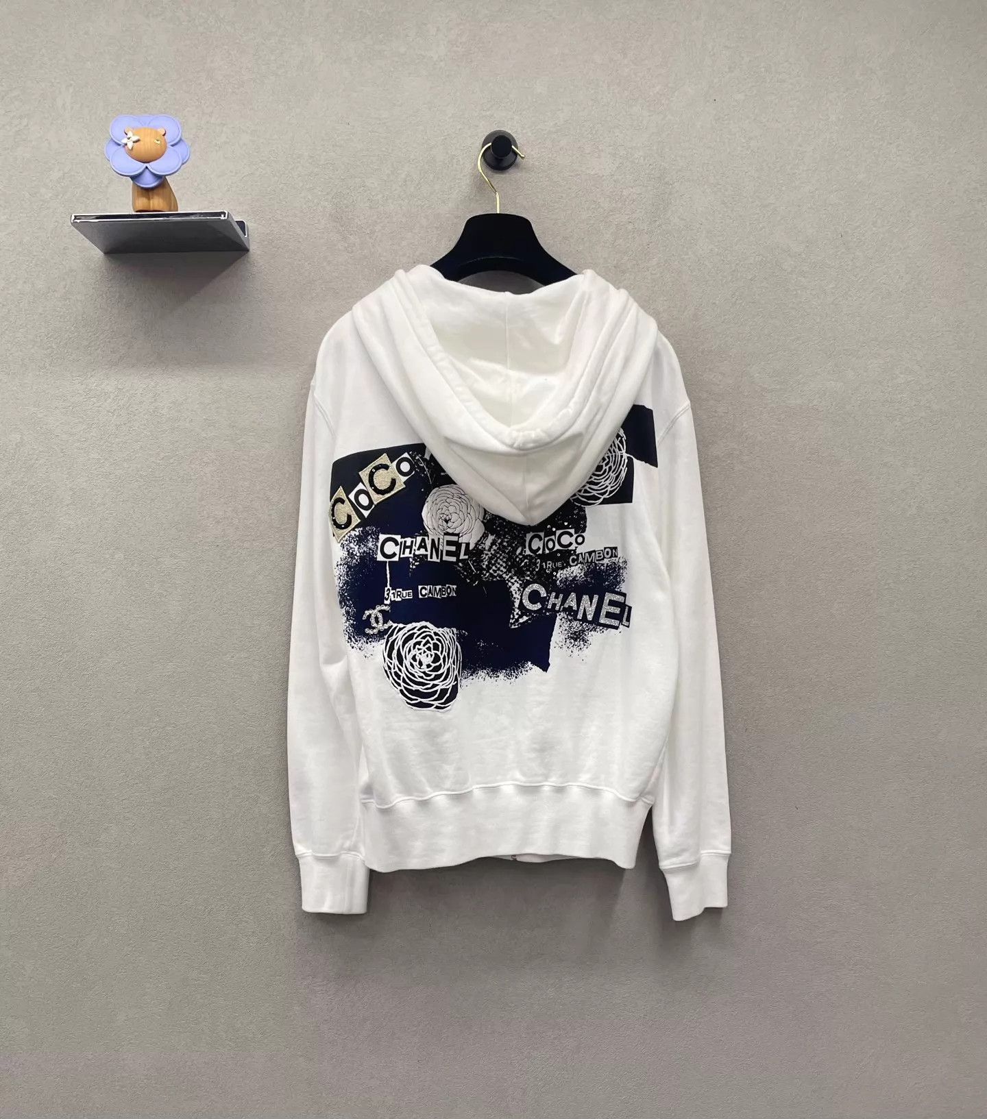 Chanel Chanel Camellia White Minimal Sweatshirt Jacket S Size S / US 4 / IT 40 - 2 Thumbnail