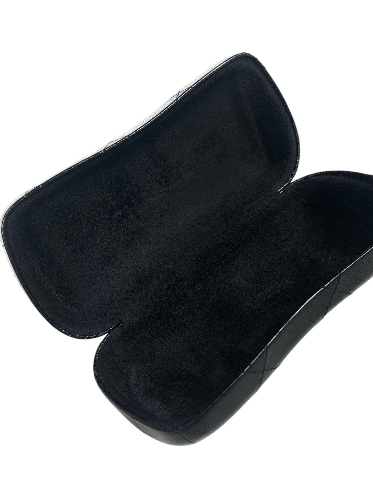 Chanel Chanel Sunglasses Hard Case Size ONE SIZE - 5 Thumbnail
