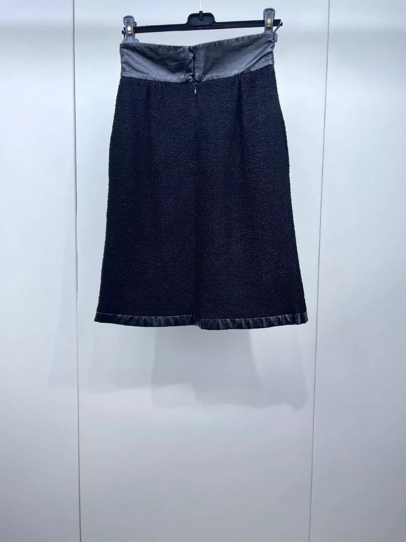 Chanel Chanel Black calfskin stitching skirt 2504-Nextarrow Size 26" / US 2 / IT 38 - 2 Thumbnail
