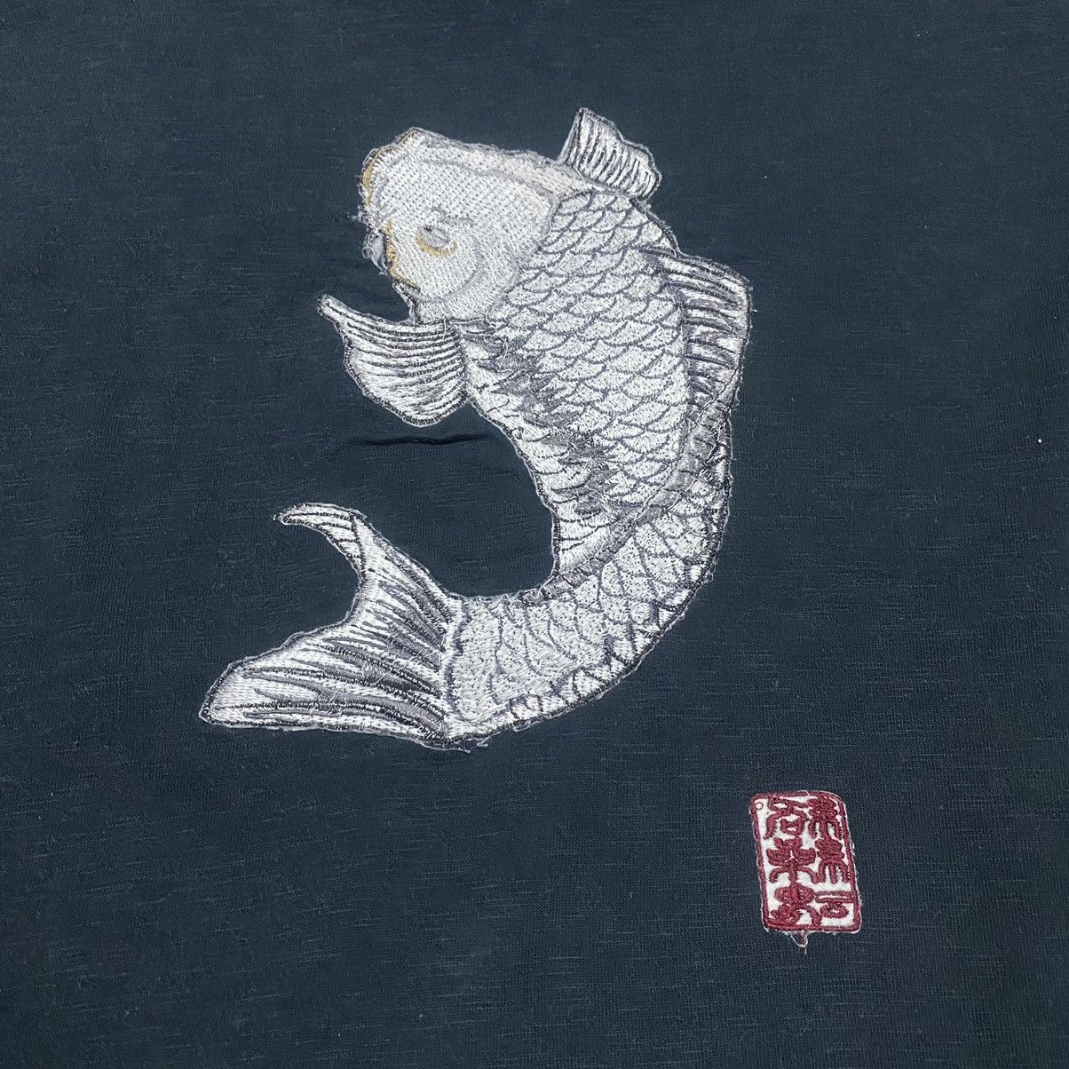 Japanese Brand Rare‼️🔥Karakuri Tamashi Sukajan Embroidery Fish Koi T-Shirt Size US XL / EU 56 / 4 - 8 Thumbnail