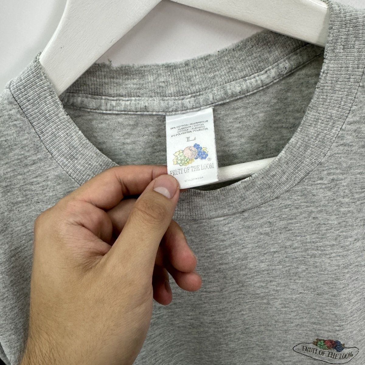 Vintage Vintage 90s Fruit of the Loom distressed early 1990 tee rare Size US XL / EU 56 / 4 - 5 Thumbnail