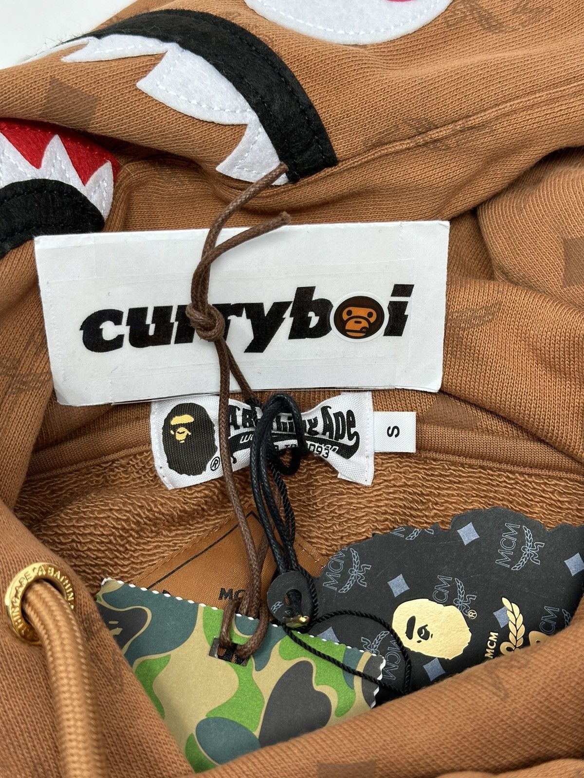 Bape × MCM BAPE x MCM Shark Pullover Hoodie Brown Size US S / EU 44-46 / 1 - 10 Thumbnail