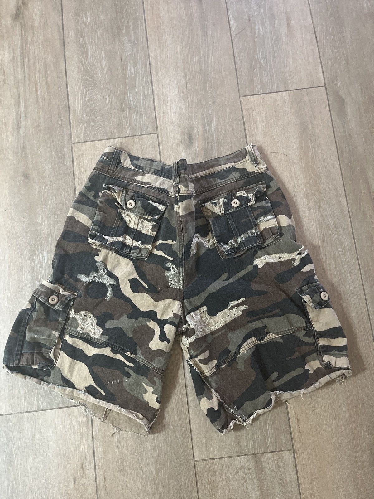 Designer × Japanese Brand camo distresses shorts Size US 38 / EU 54 - 3 Thumbnail