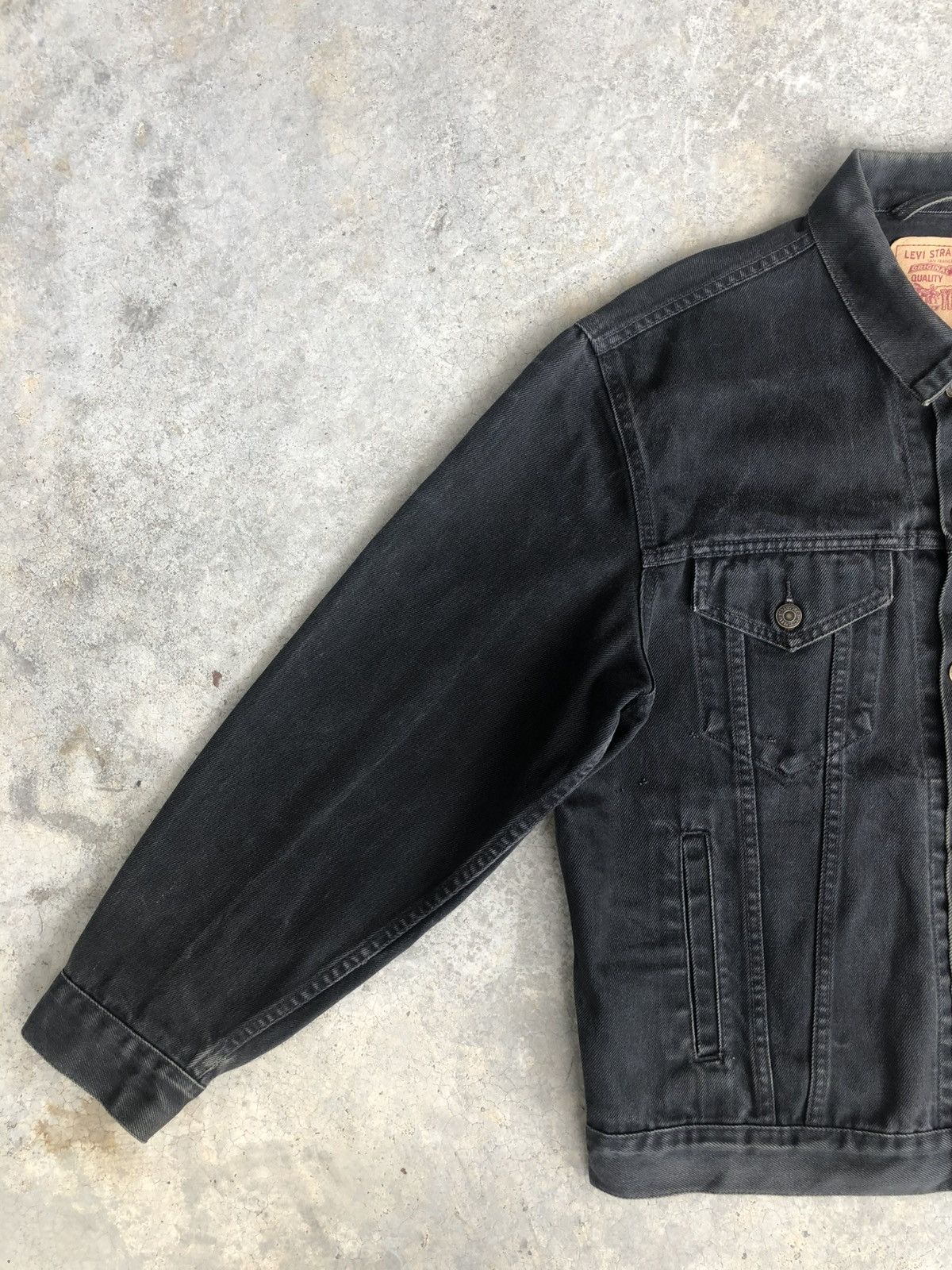 Levi's Vintage Levi’s Denim Jacket Distressed Size US L / EU 52-54 / 3 - 3 Thumbnail