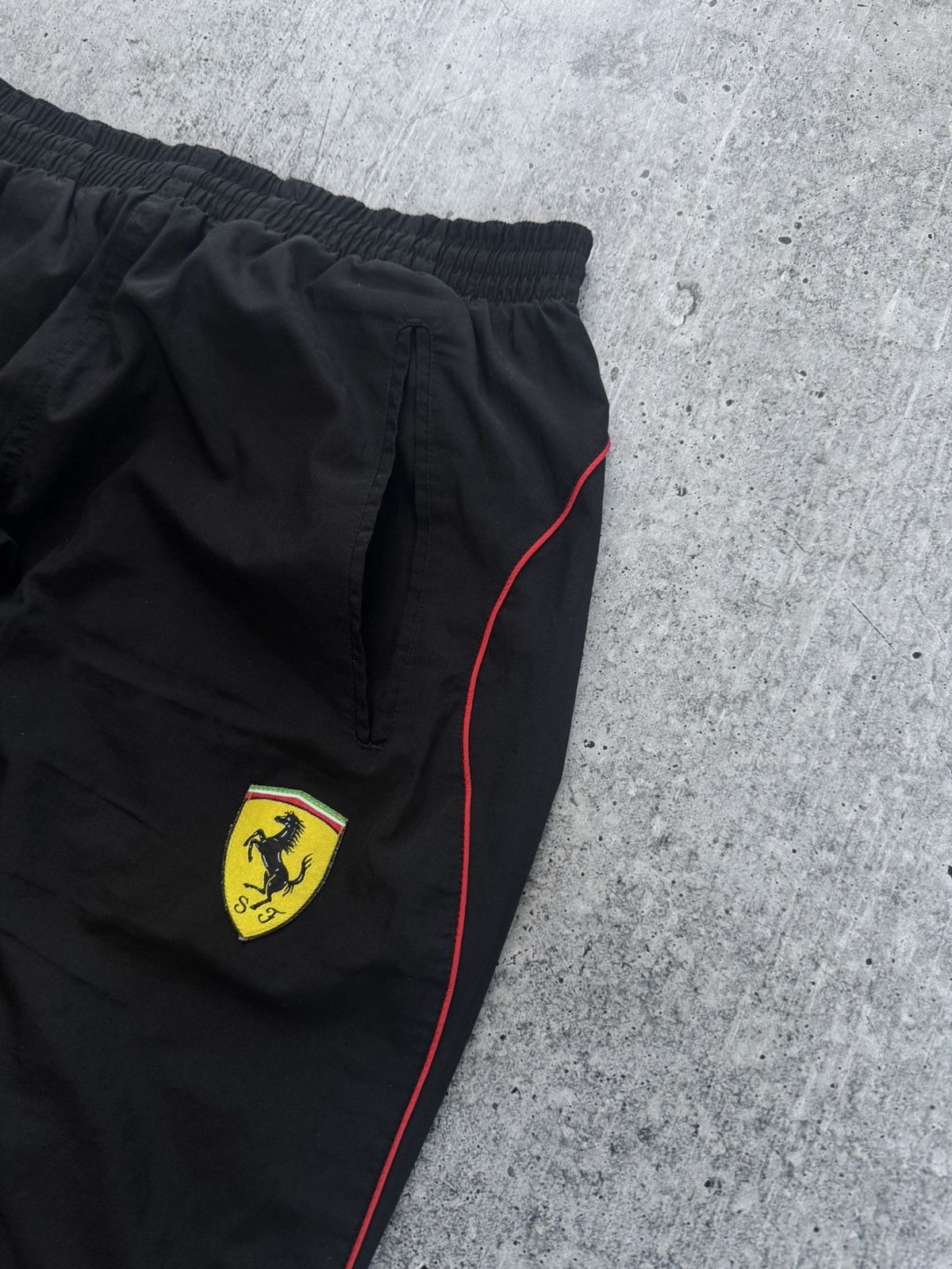 Ferrari × Puma Puma Ferrari Streetwear Trackpants Vintage Joggers Black M Size US 34 / EU 50 - 3 Thumbnail