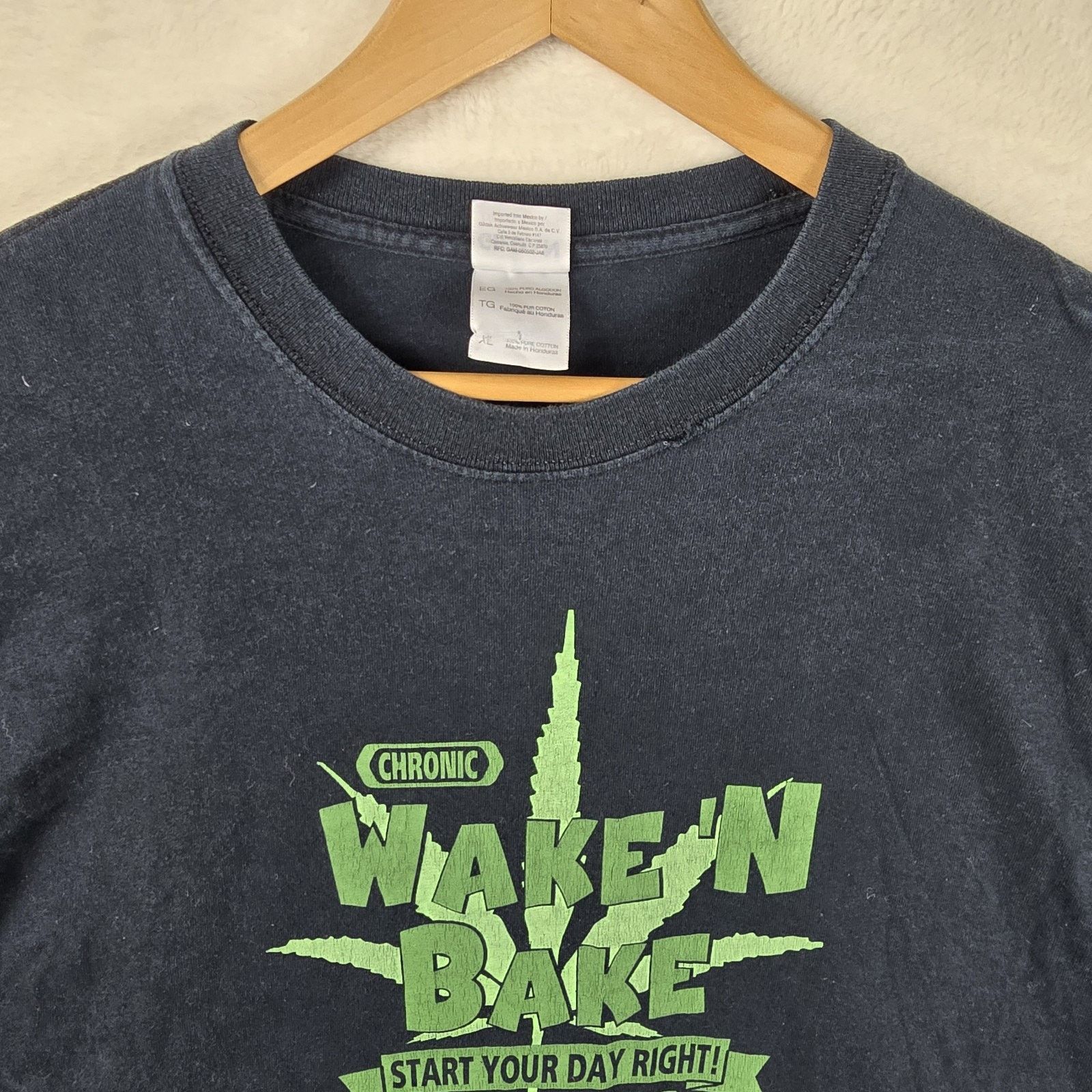 Gildan Vintage Chronic Wake And Bake Weed Shirt XL Y2K 420 Size US XL / EU 56 / 4 - 3 Thumbnail