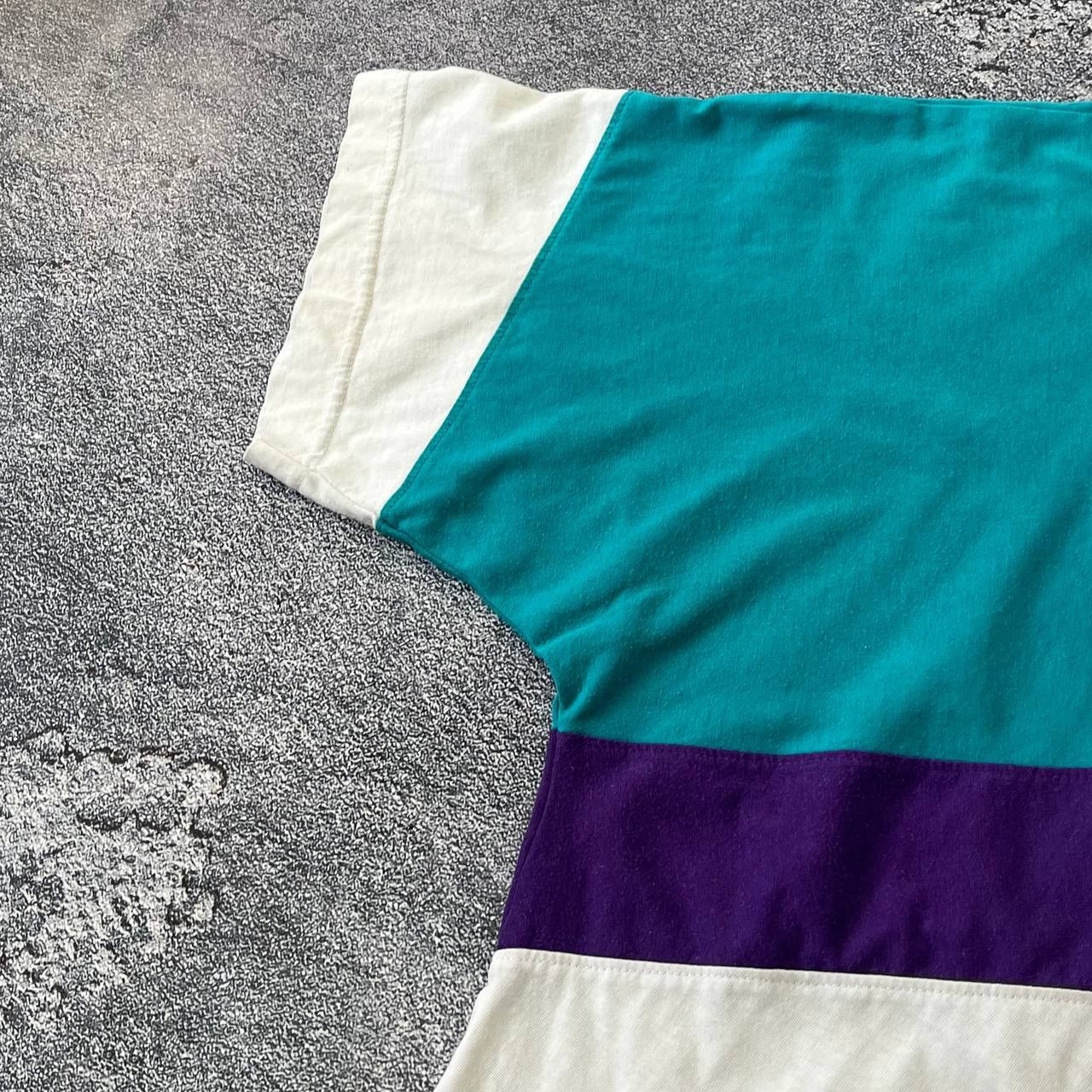 Puma Very Vintage 90s Puma Center Logo T-Shirt Y2K.Size XL Size US XL / EU 56 / 4 - 10 Thumbnail