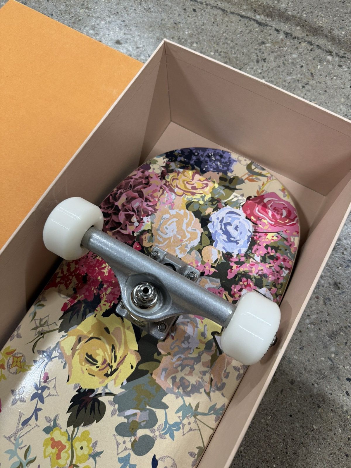 Louis Vuitton × Virgil Abloh Louis Vuitton Floral Monogram Skateboard RARE NEW Size ONE SIZE - 5 Thumbnail
