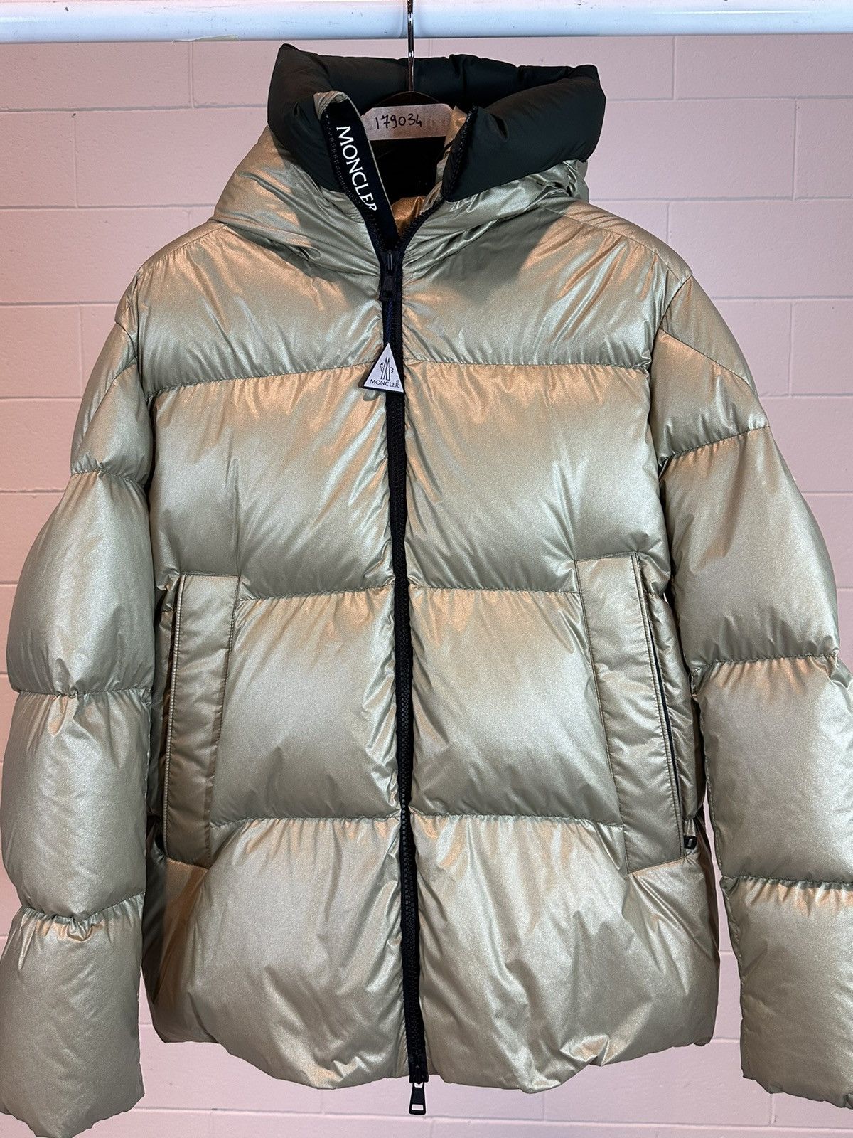 Image of Moncler Jacket Damavand. Size XL in Gold, Men's