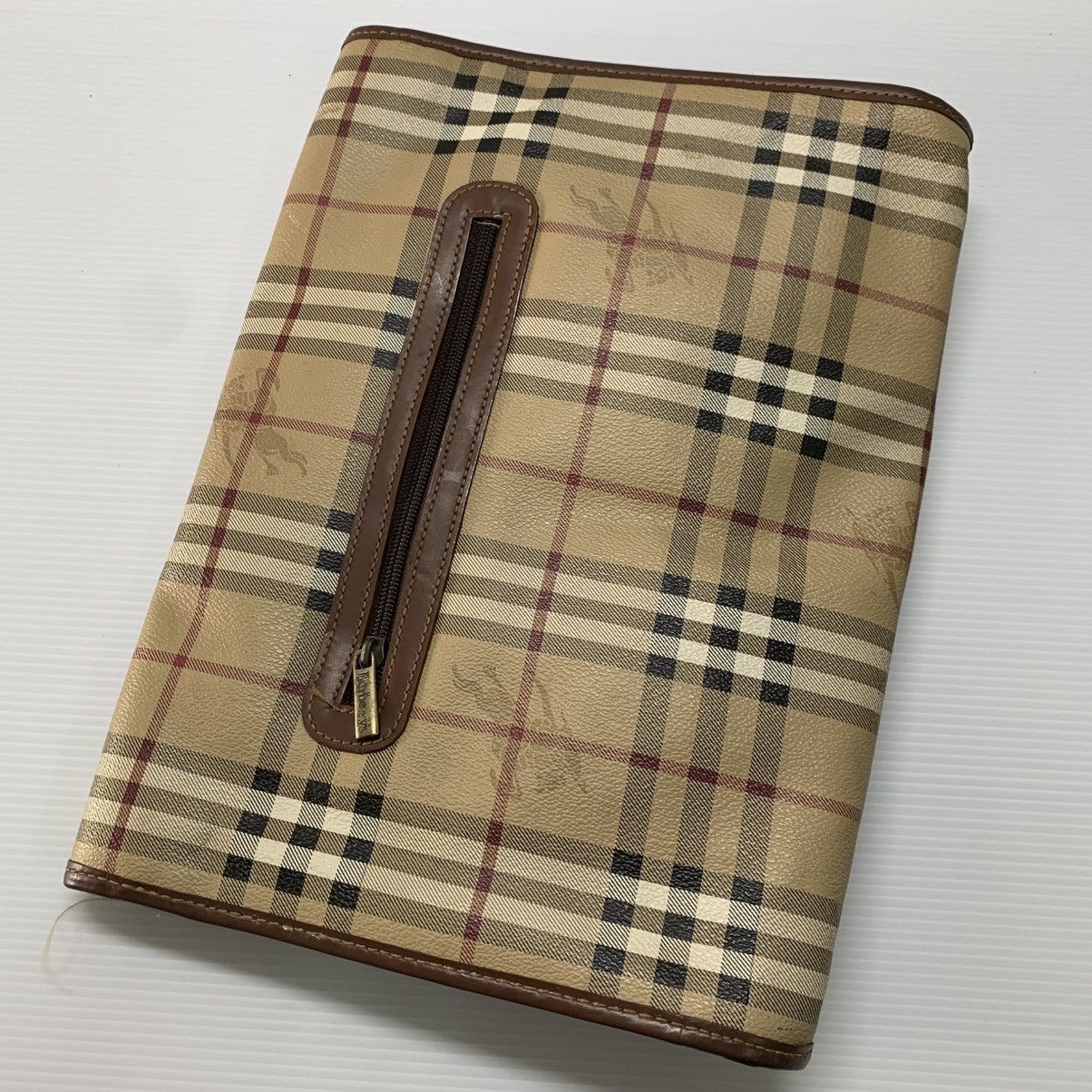 Burberry Burberrys Vintage Novacheck Clutch Size ONE SIZE - 4 Thumbnail