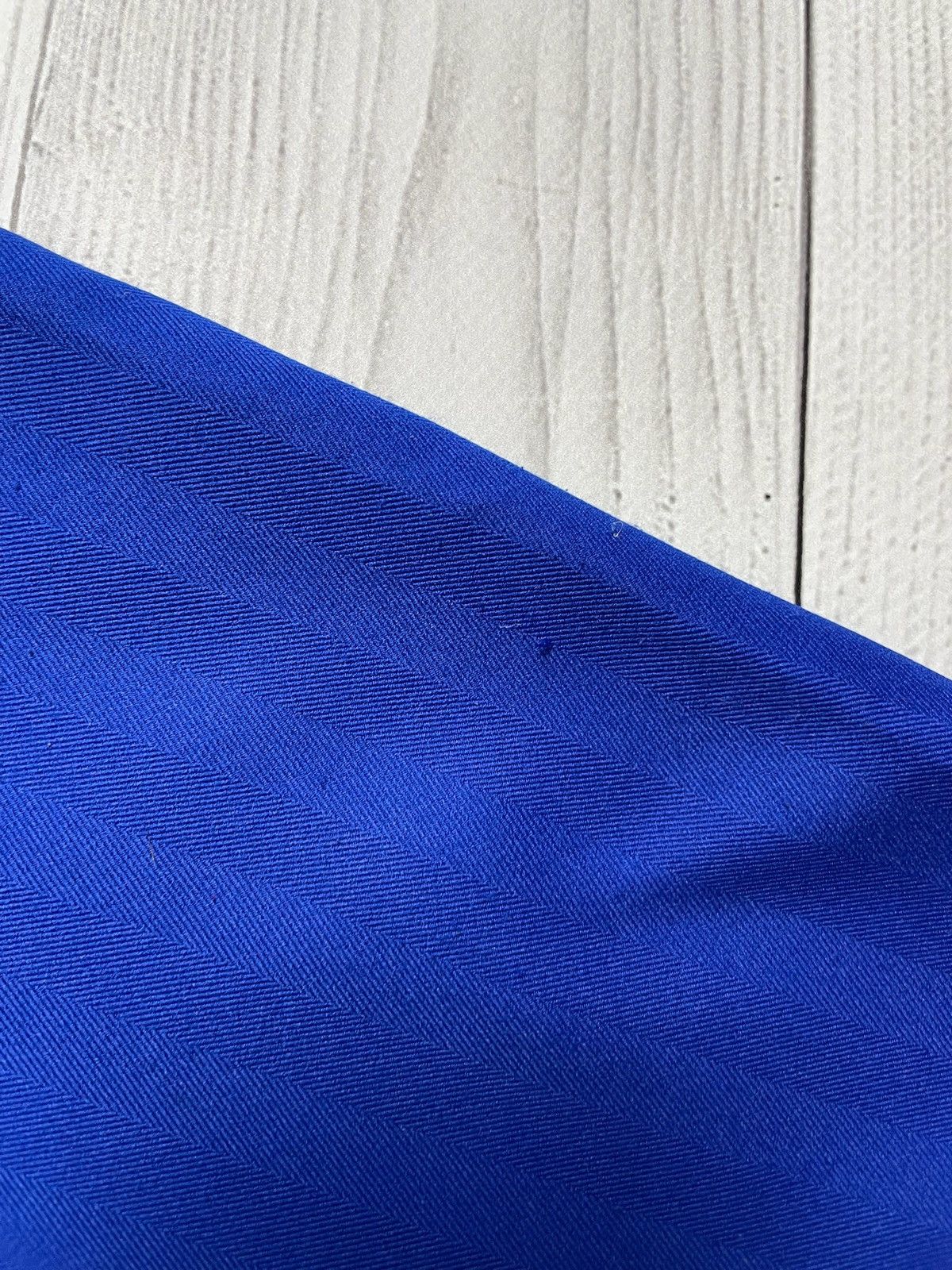 Vintage Vintage Manchester United blue Vodafone soccer jersey L Size US M / EU 48-50 / 2 - 4 Thumbnail