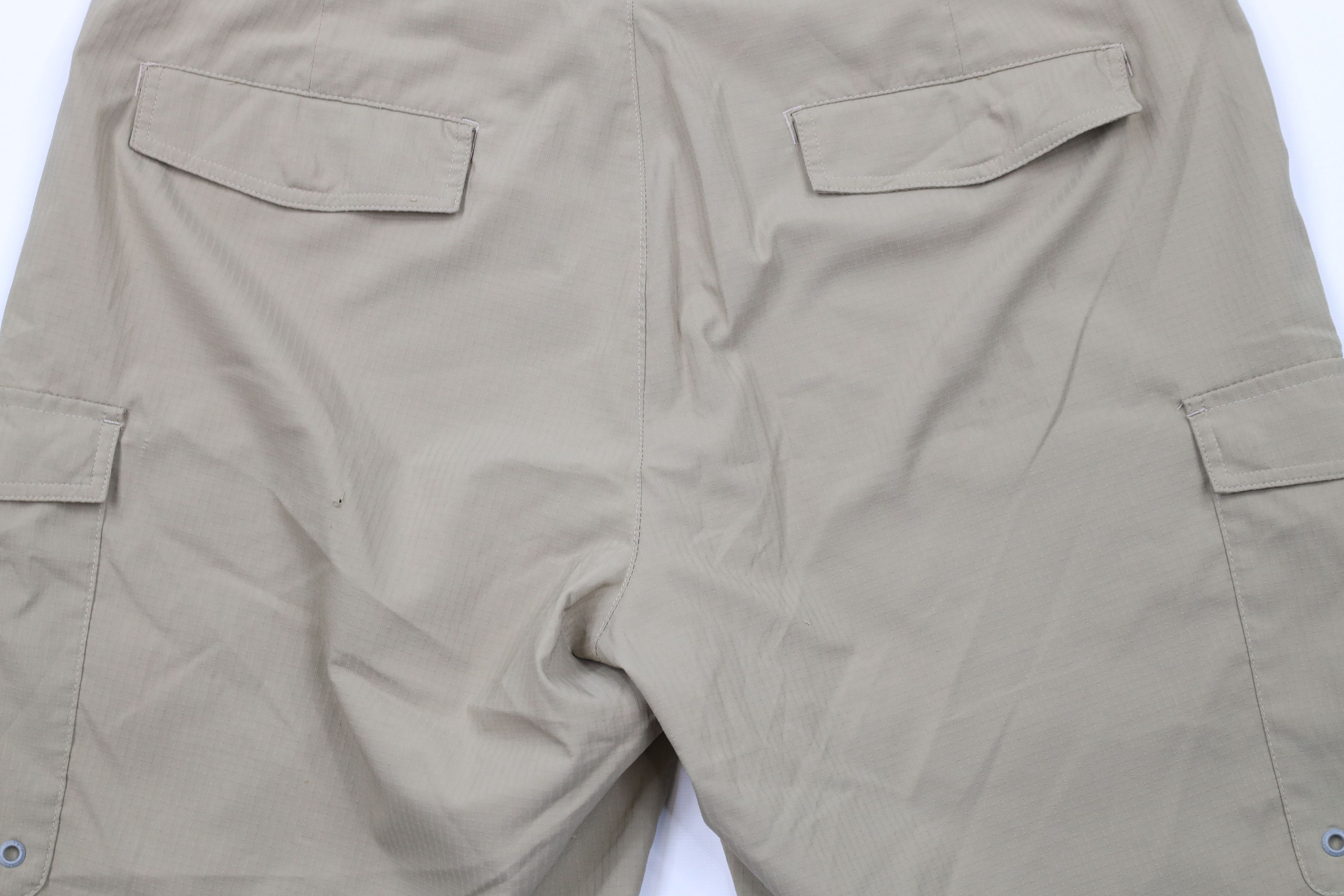 Under Armour × Vintage Under Armour Distressed Above Knee Cargo Shorts Beige Size US 34 / EU 50 - 12 Thumbnail