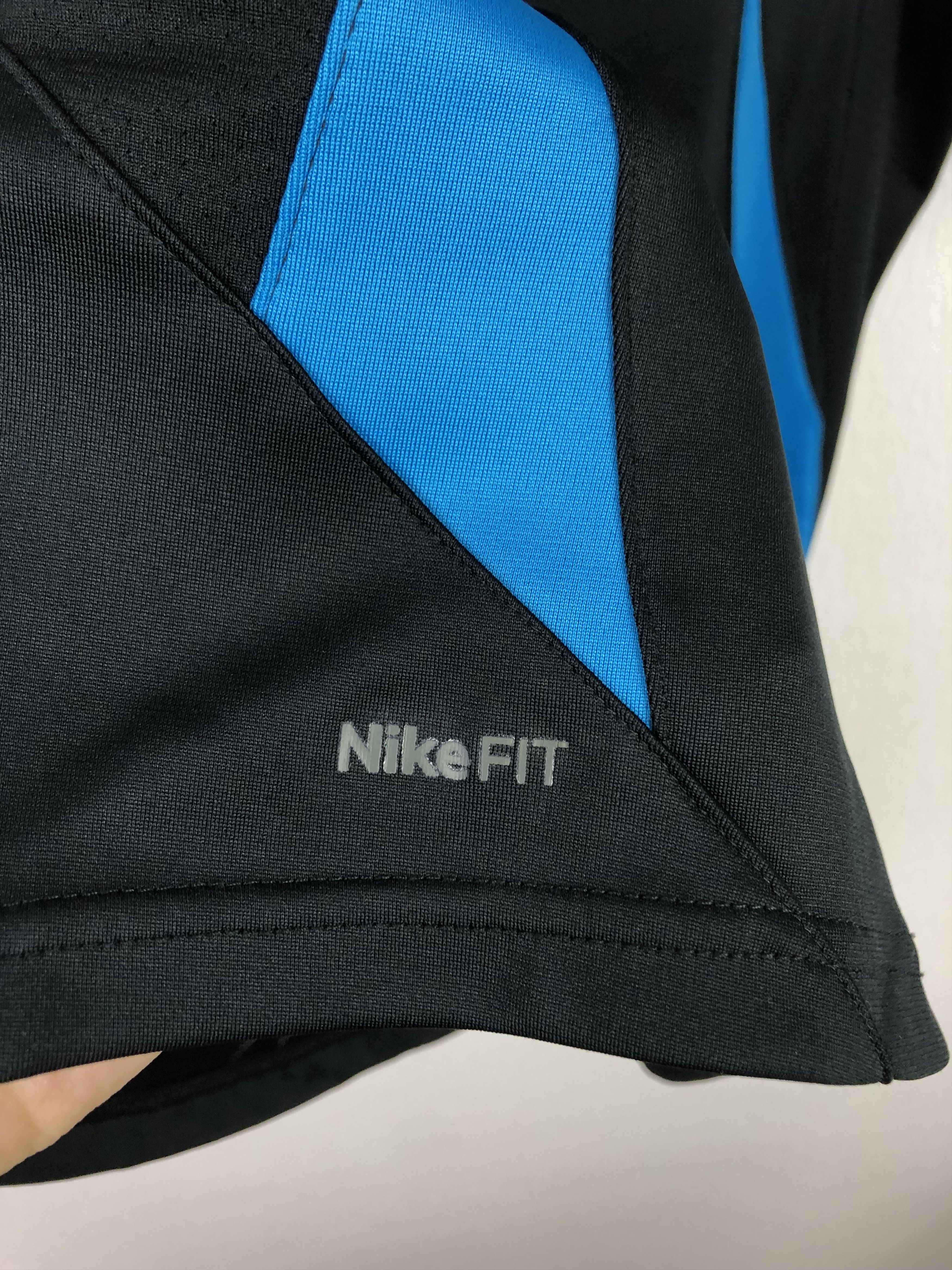 Nike Vintage Nike Aston Villa Training Football Shirt Jersey Size US M / EU 48-50 / 2 - 4 Thumbnail