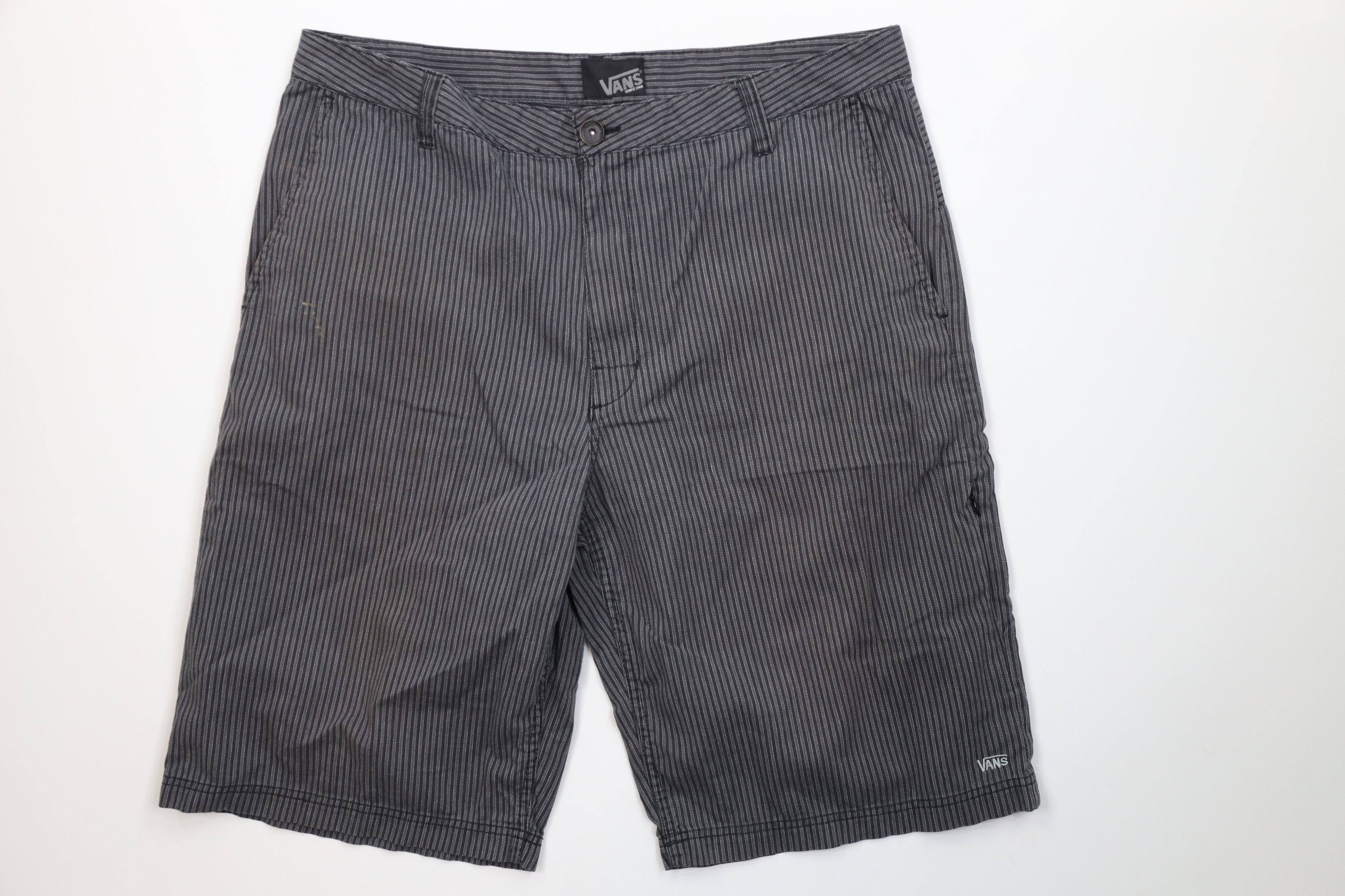 Vans Vintage Vans Skateboarding Striped Baggy Fit Shorts Gray Size US 38 / EU 54 - 1 Thumbnail