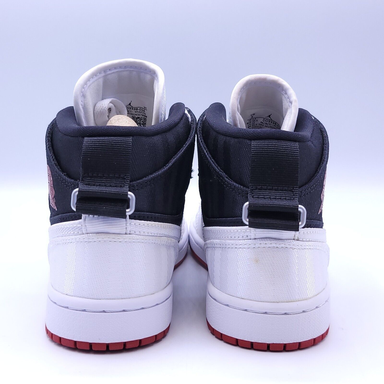 Nike Nike Air Jordan 1 Shoe Womens Size 5 DD9338-016 White Black Size US 5 / IT 35 - 3 Thumbnail