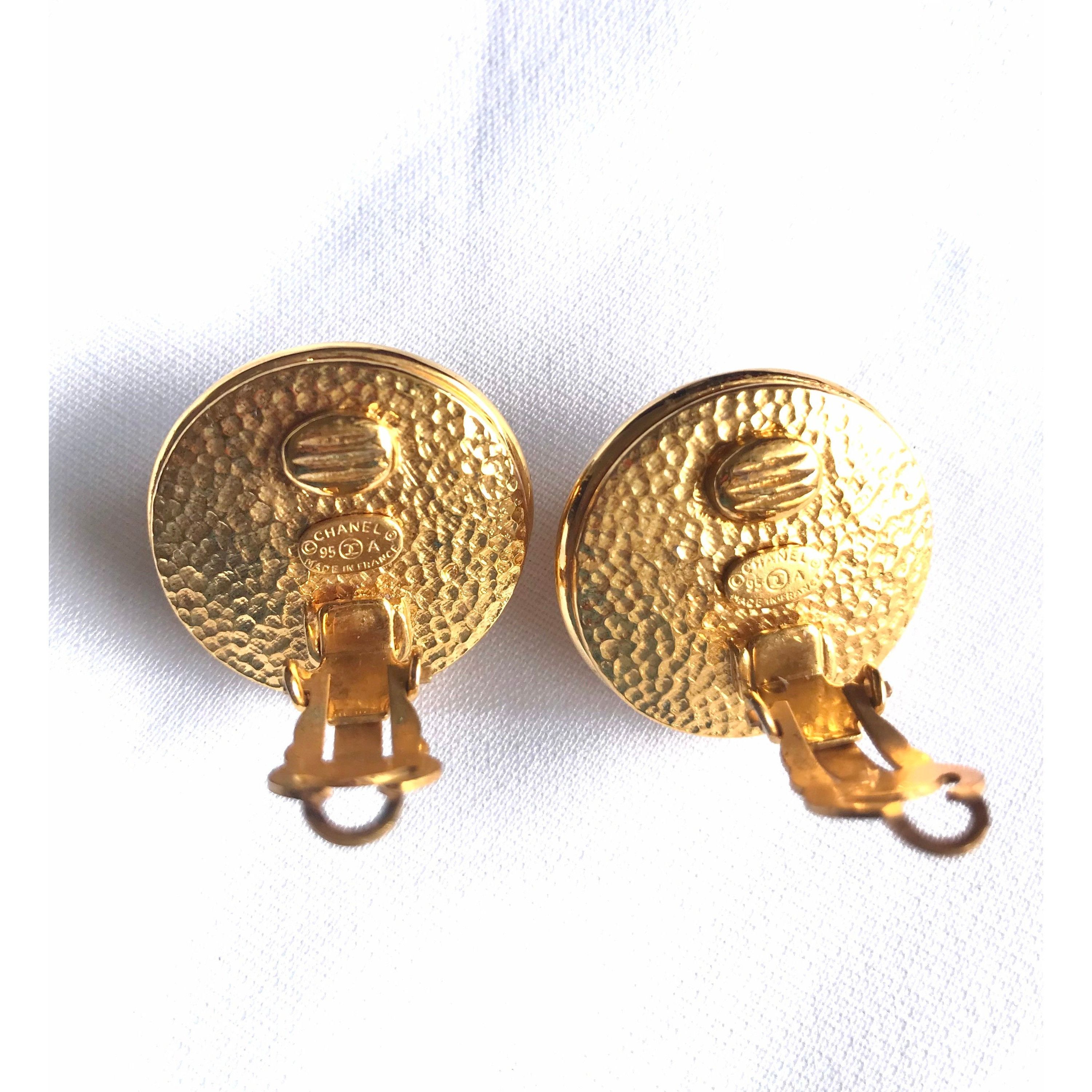 Chanel Vintage CHANEL gold tone round earrings with faux pearl Size ONE SIZE - 9 Thumbnail