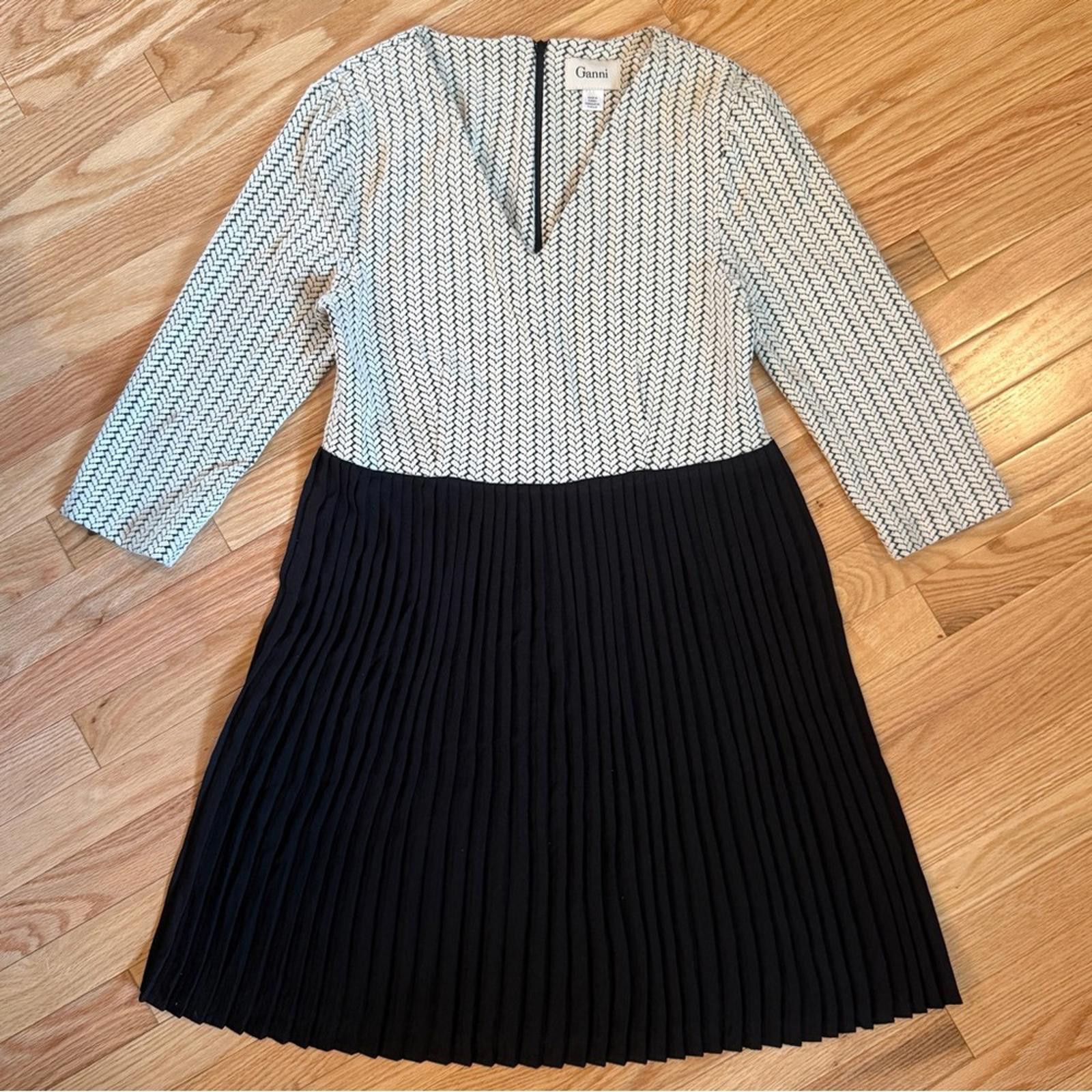 Ganni GANNI jacquard knit & pleated skirt dress, black/ivory - L Size L / US 10 / IT 46 - 1 Thumbnail