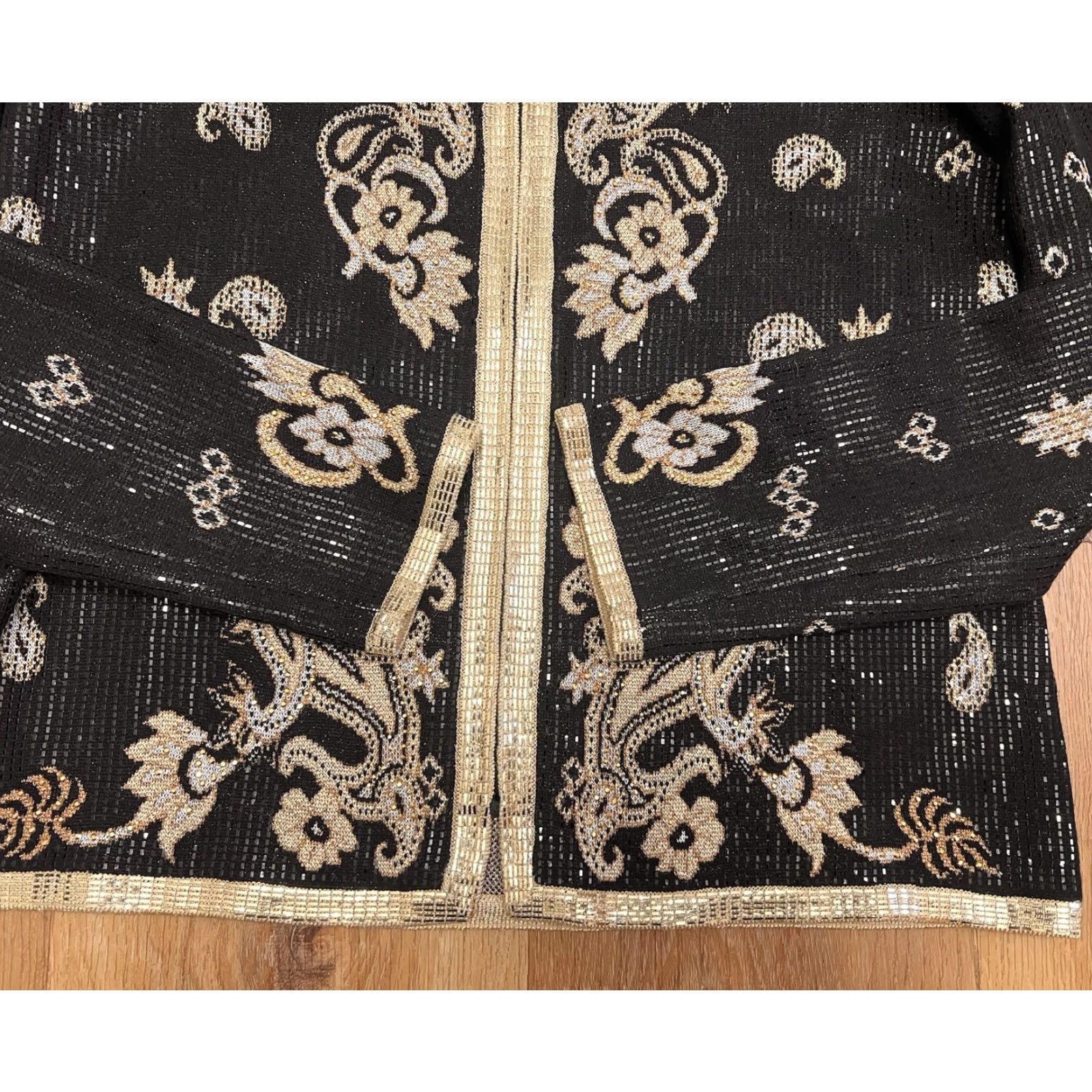 St. John VINTAGE St. John Evening PUllette Paisley Jacket sz 2 Black/Gold EUC Size XS / US 0-2 / IT 36-38 - 6 Thumbnail