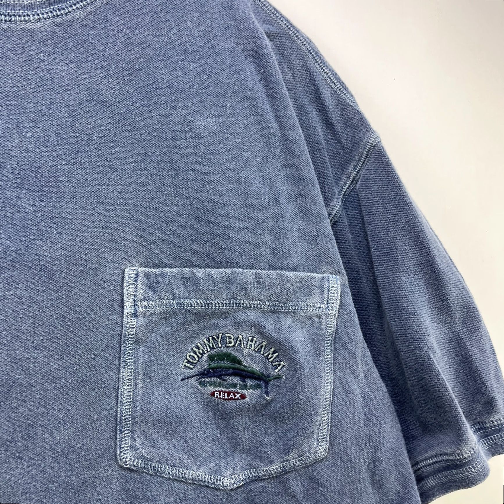 Tommy Bahama **VINTAGE 90s CANADIAN MADE Tommy Bahama Men's T-Shirt Large Blue** User: Vintage 90s Canadian Made Tommy Bahama Men's T-Shirt Large Blue Size US L / EU 52-54 / 3 - 3 Thumbnail