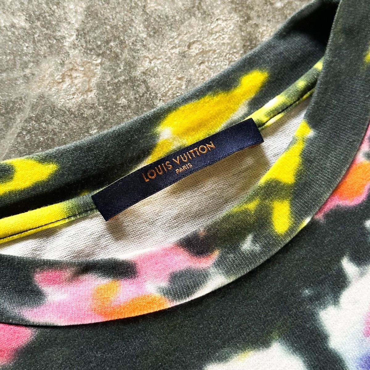 Louis Vuitton SS19 Plain Rainbow Tie-Dye T-Shirt Size US M / EU 48-50 / 2 - 5 Thumbnail