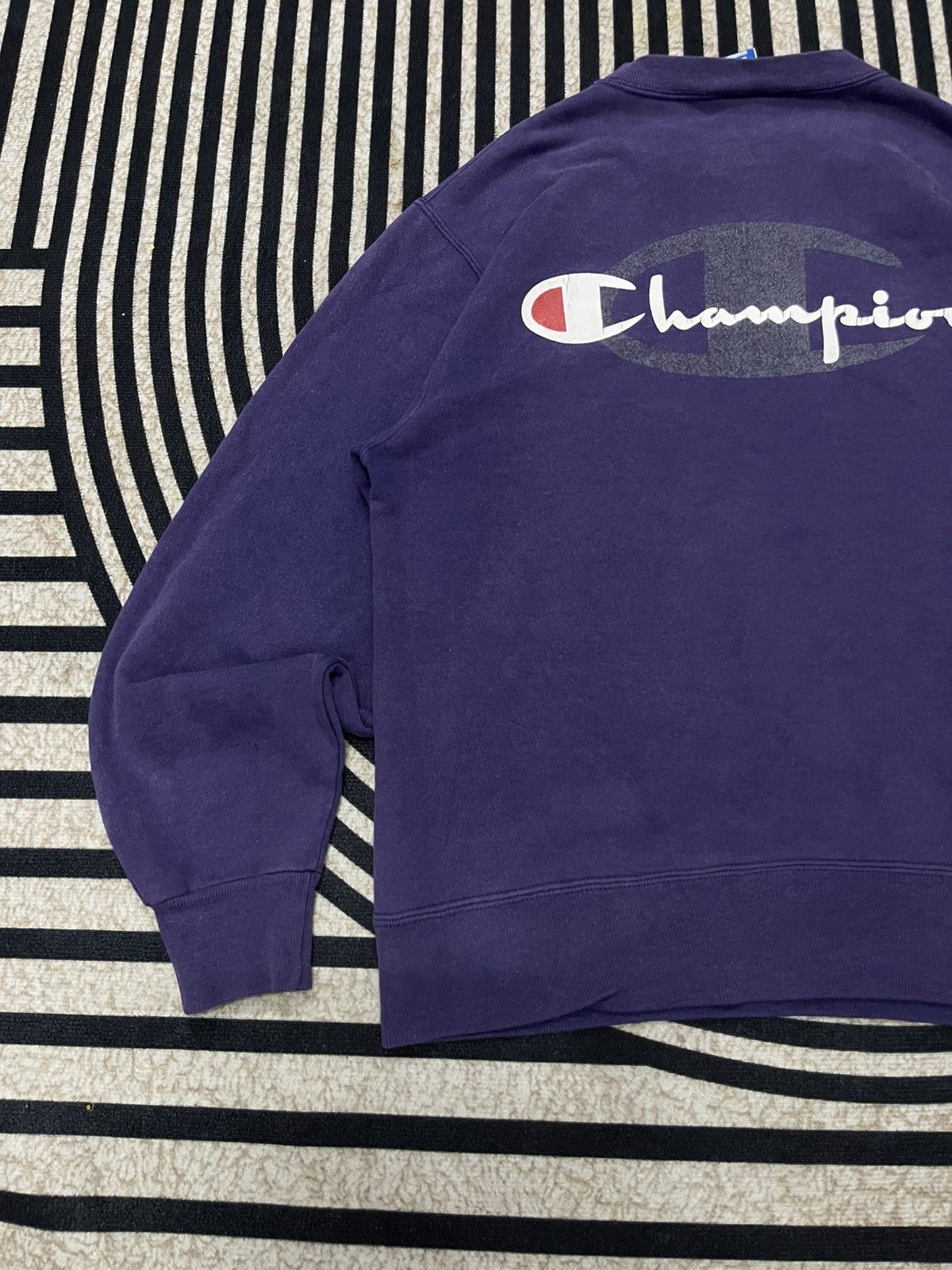 Champion 90s CHAMPION BIG PRINT SWEATSHIRT DISTRESSED Size US M / EU 48-50 / 2 - 10 Thumbnail