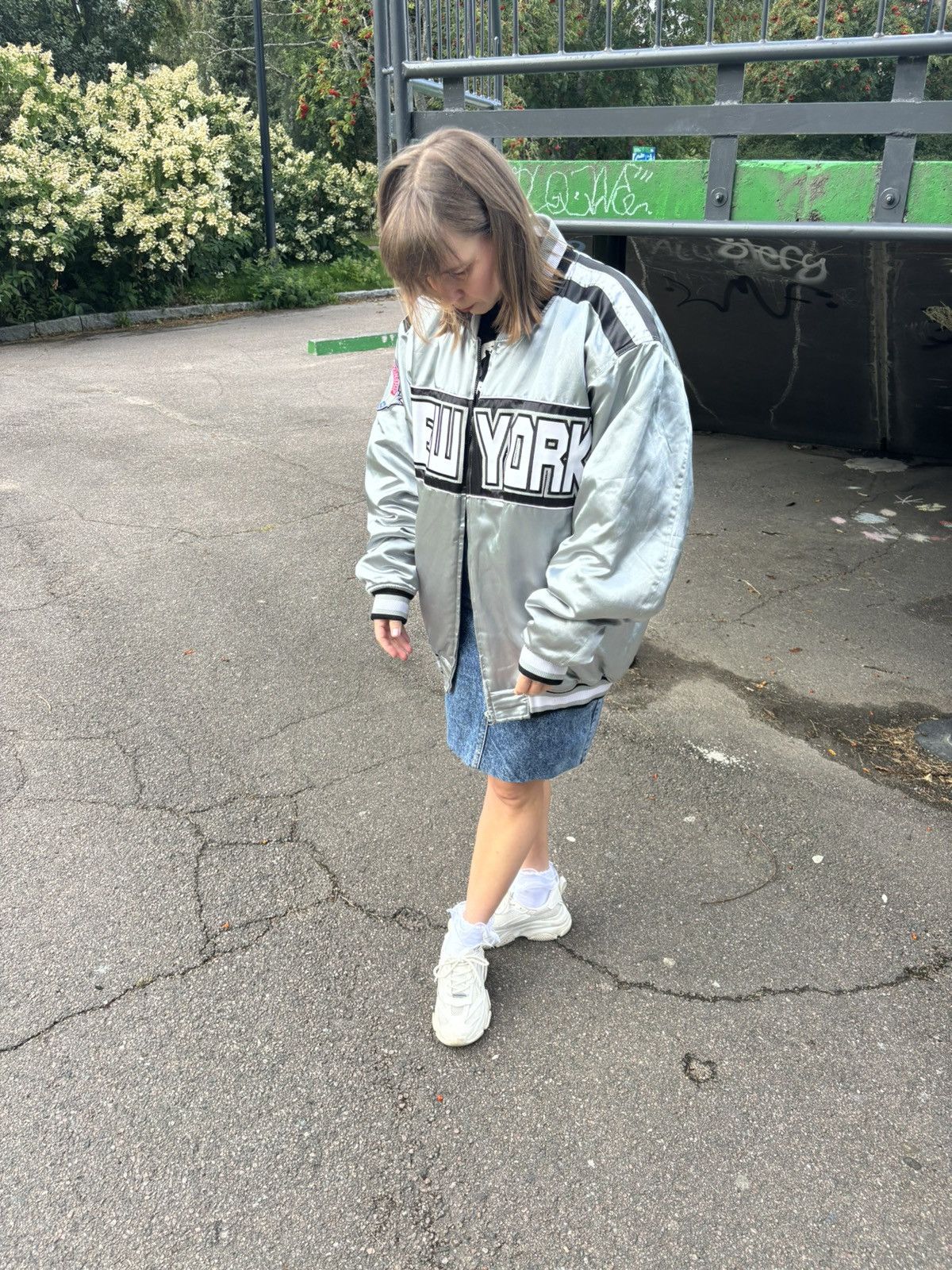 Vintage 90s Vintage Bomber Puffer Silver Satin in size XL Size US XL / EU 56 / 4 - 17 Thumbnail