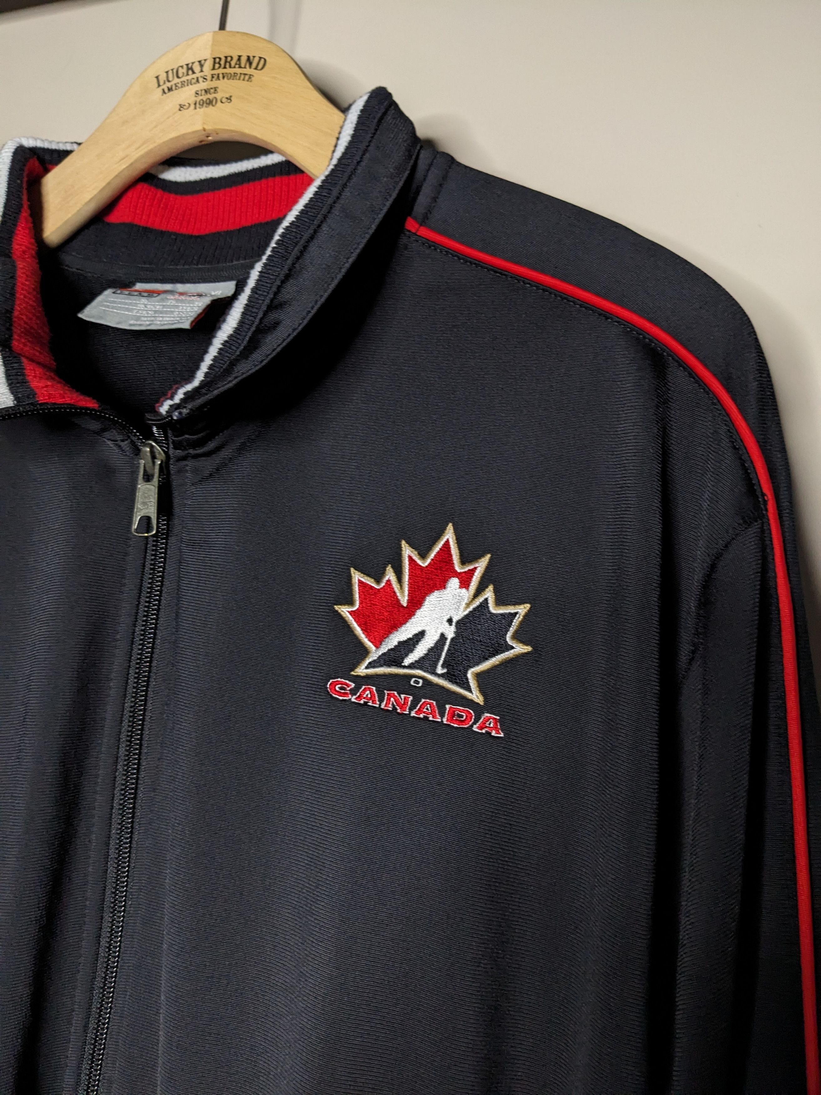 Nike VINTAGE Nike Team Canada Hockey Track Jacket Y2K Mens XL Size US XL / EU 56 / 4 - 2 Thumbnail