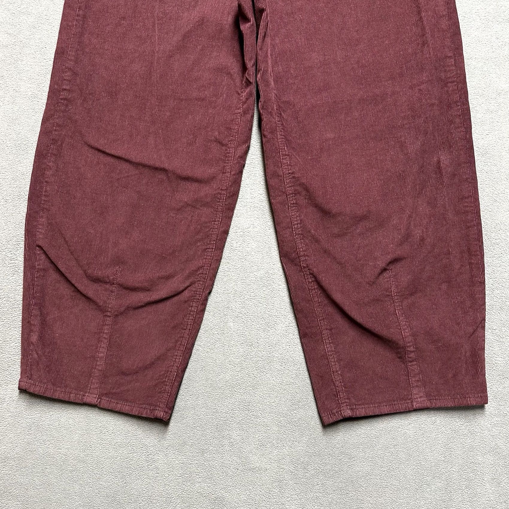 Vintage Universal Thread Pants Womens 12R Maroon Red High Rise Easy Barrel Corduroy EUC Size 34" / US 12 / IT 48 - 5 Thumbnail