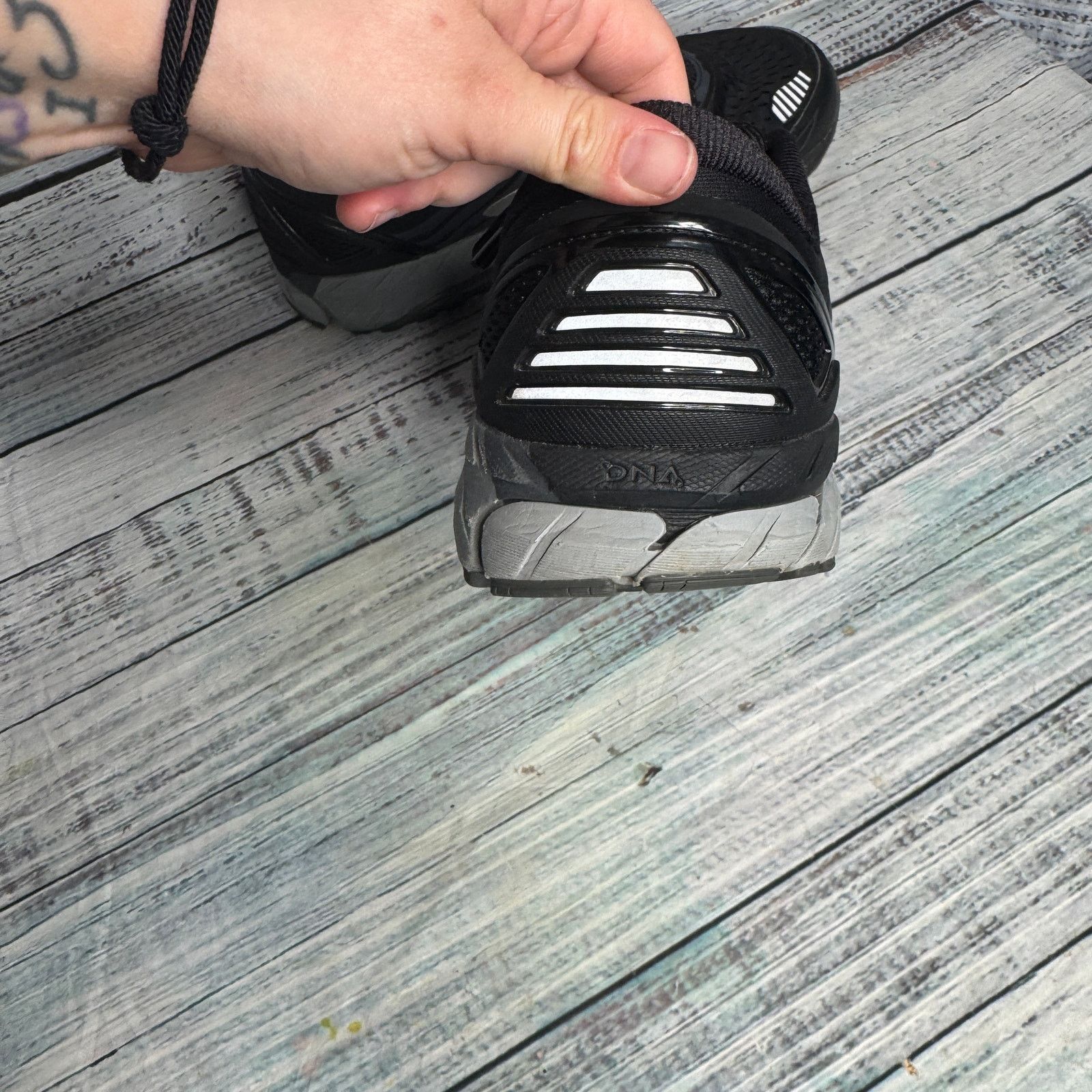 Brooks Brooks Beast 18 Black Mens Comfort Sneakers 13 Wide 2E Size US 13 / EU 46 - 5 Thumbnail