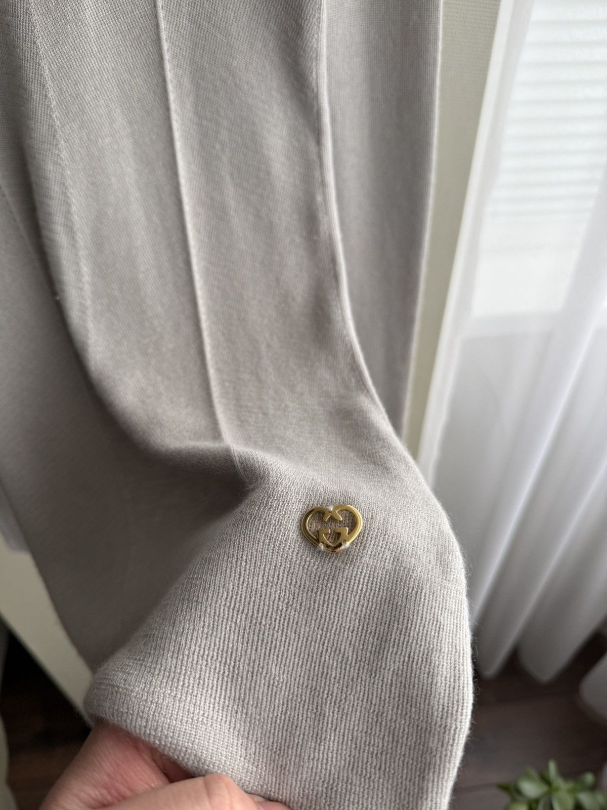 Gucci Gucci 100% cashmere turtleneck sweater Size S / US 4 / IT 40 - 2 Thumbnail