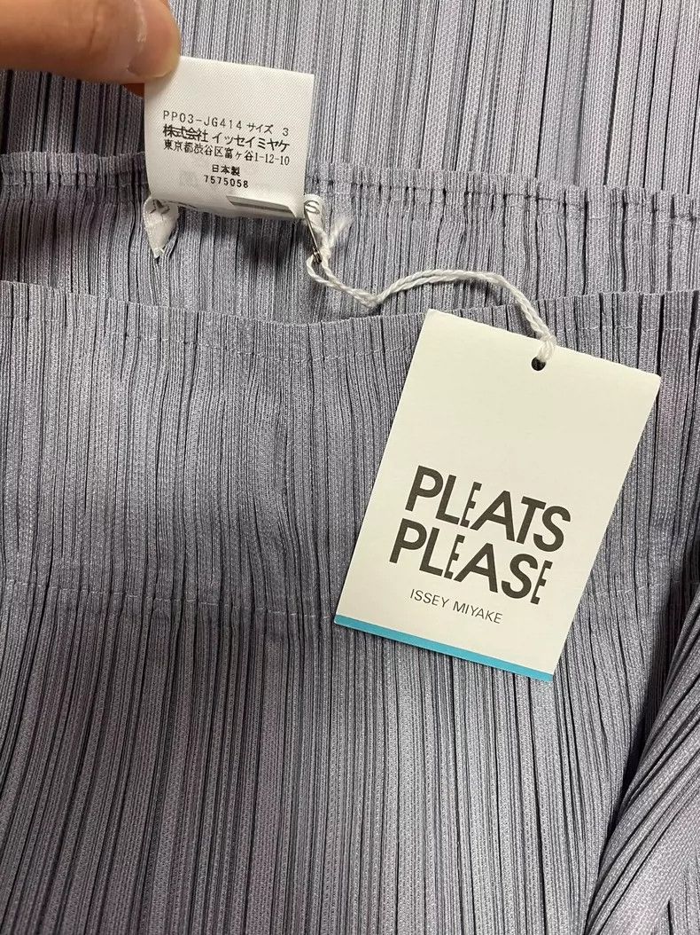 Issey Miyake Issey Miyake size:3 Pearl blue pleated skirt Size 23" - 8 Thumbnail