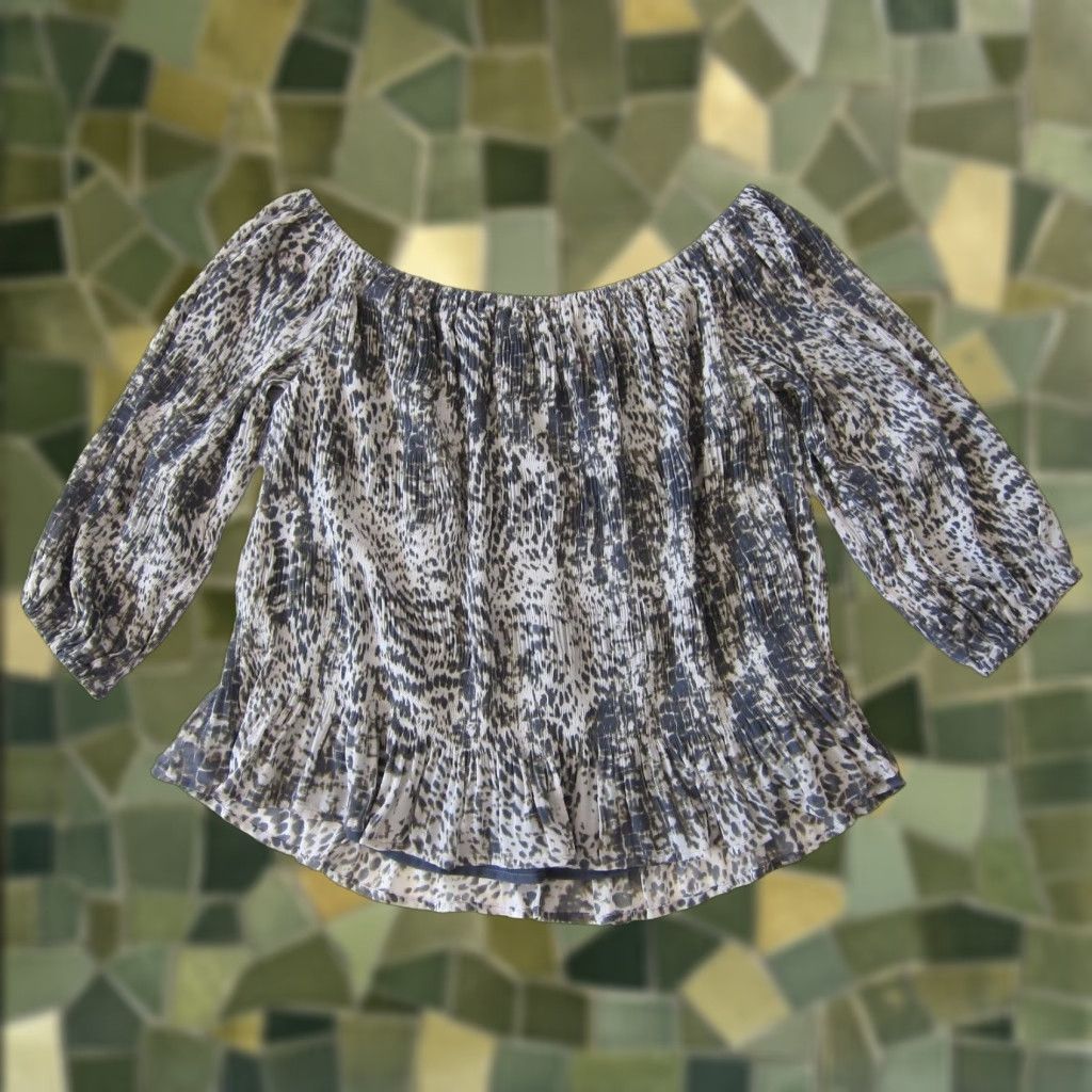 Express NWT Express Blouse Shirt 3/4 Sleeve Off the Shoulder Tunic Medium Gray Size M / US 6-8 / IT 42-44 - 1 Thumbnail