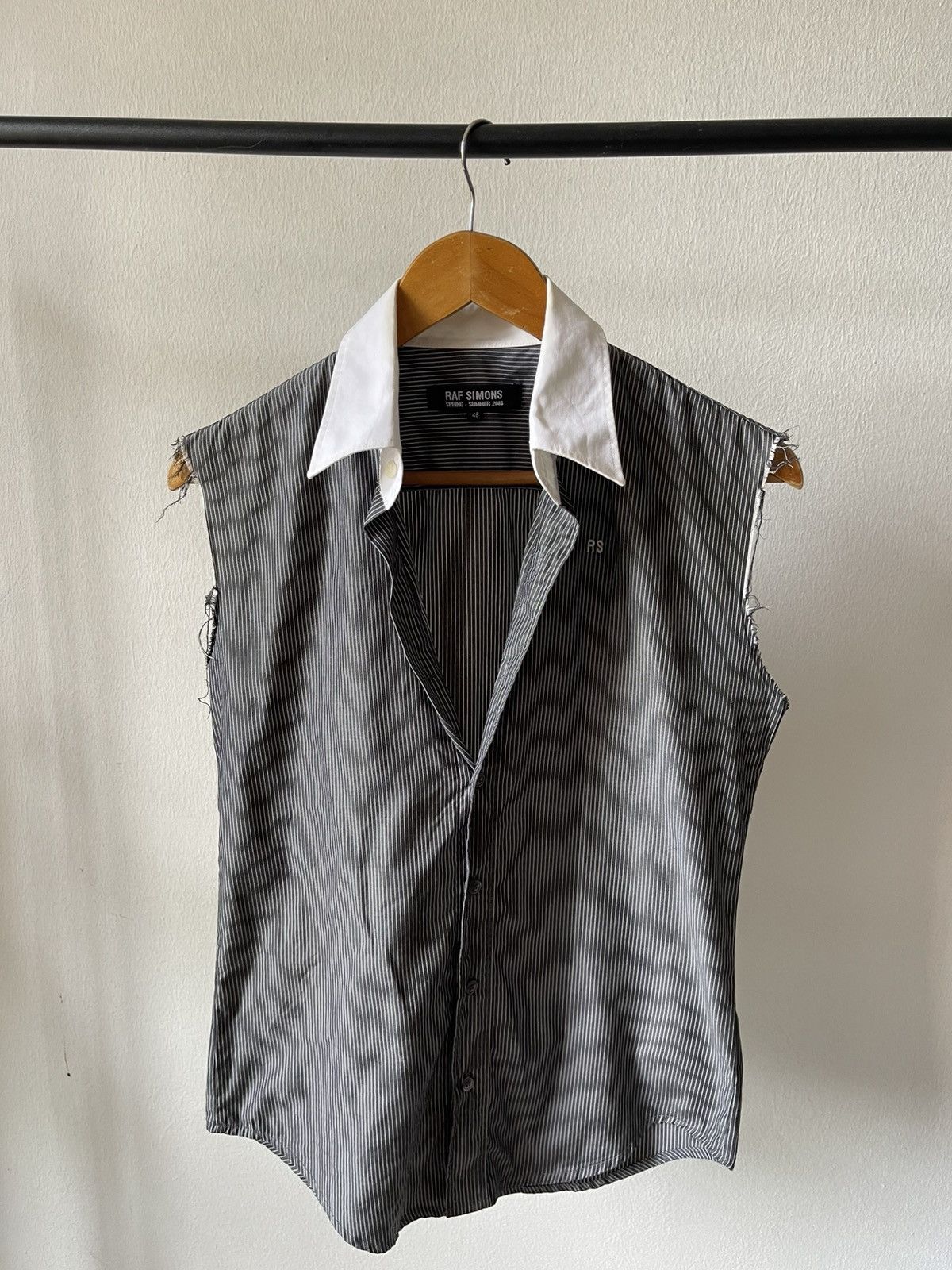Raf Simons S/S 2003 Raf Simons 'Consumed' Cut Off Sleeve Size US S / EU 44-46 / 1 - 1 Thumbnail