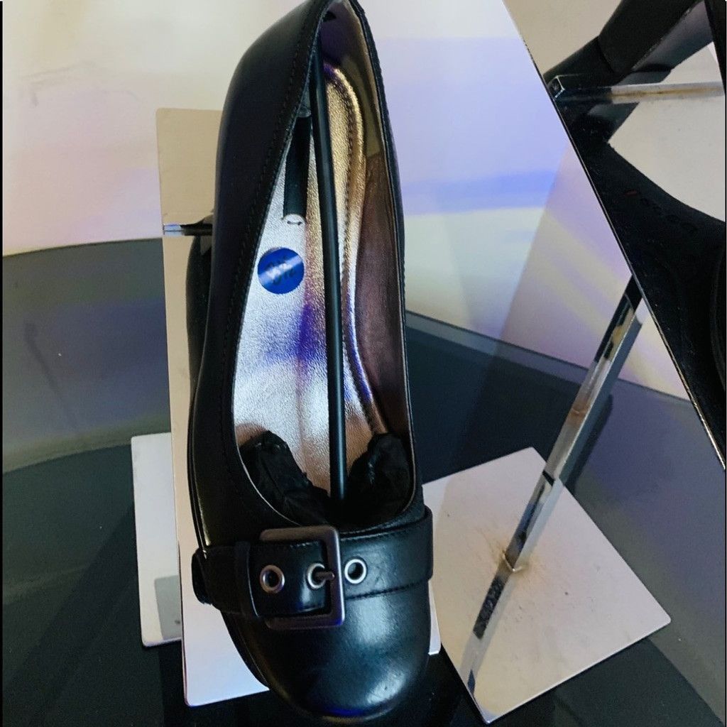 Ecco 💰💰SALE💰💰 Ecco BN Black Leather pumps size 39 Size US 8.5 / IT 38.5 - 7 Thumbnail