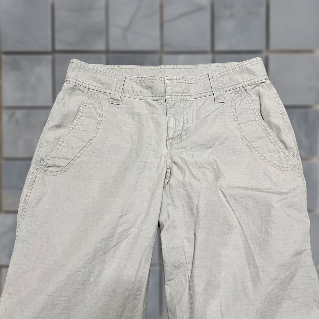 The North Face The North Face Pants Capri Womens 4 (30x24.5) Ripstop Straight Roll Up Hiking Gray Capris Womens 4 Size 27" / US 4 / IT 40 - 1 Thumbnail