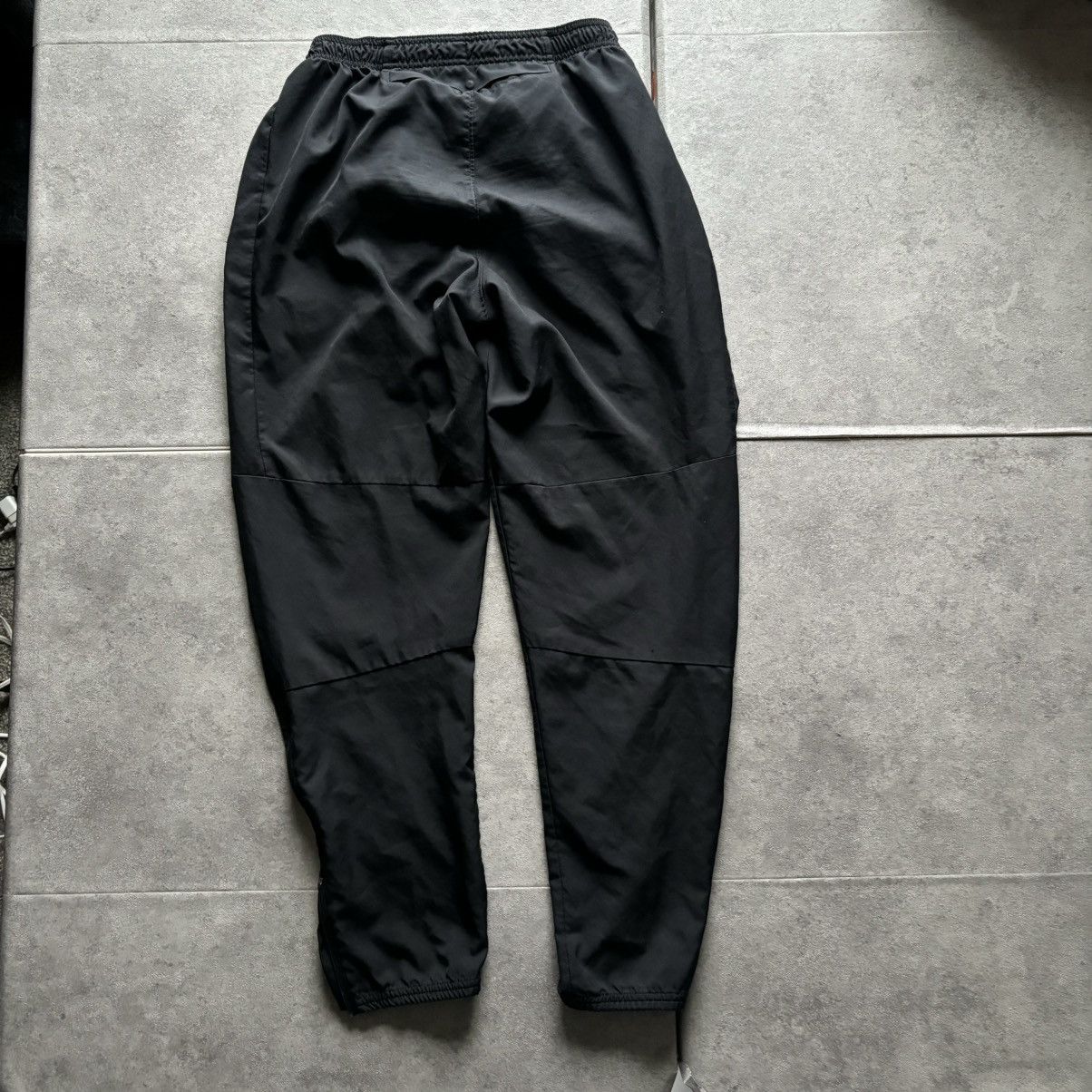 Nike Black nike dri fit yoga pants Size US 28 / EU 44 - 8 Thumbnail