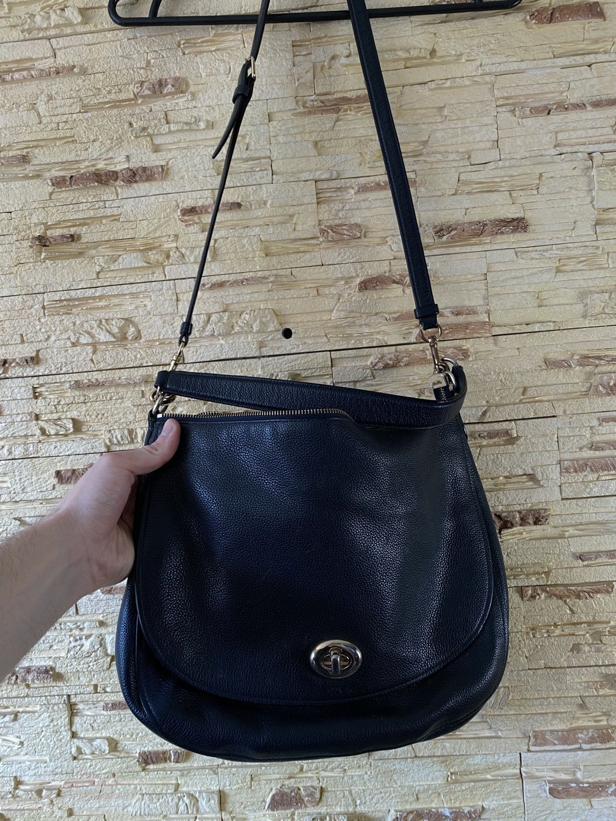 Coach Coach Navy Leather Shoulder Crossbody Golden Logo Bag Size ONE SIZE - 9 Thumbnail