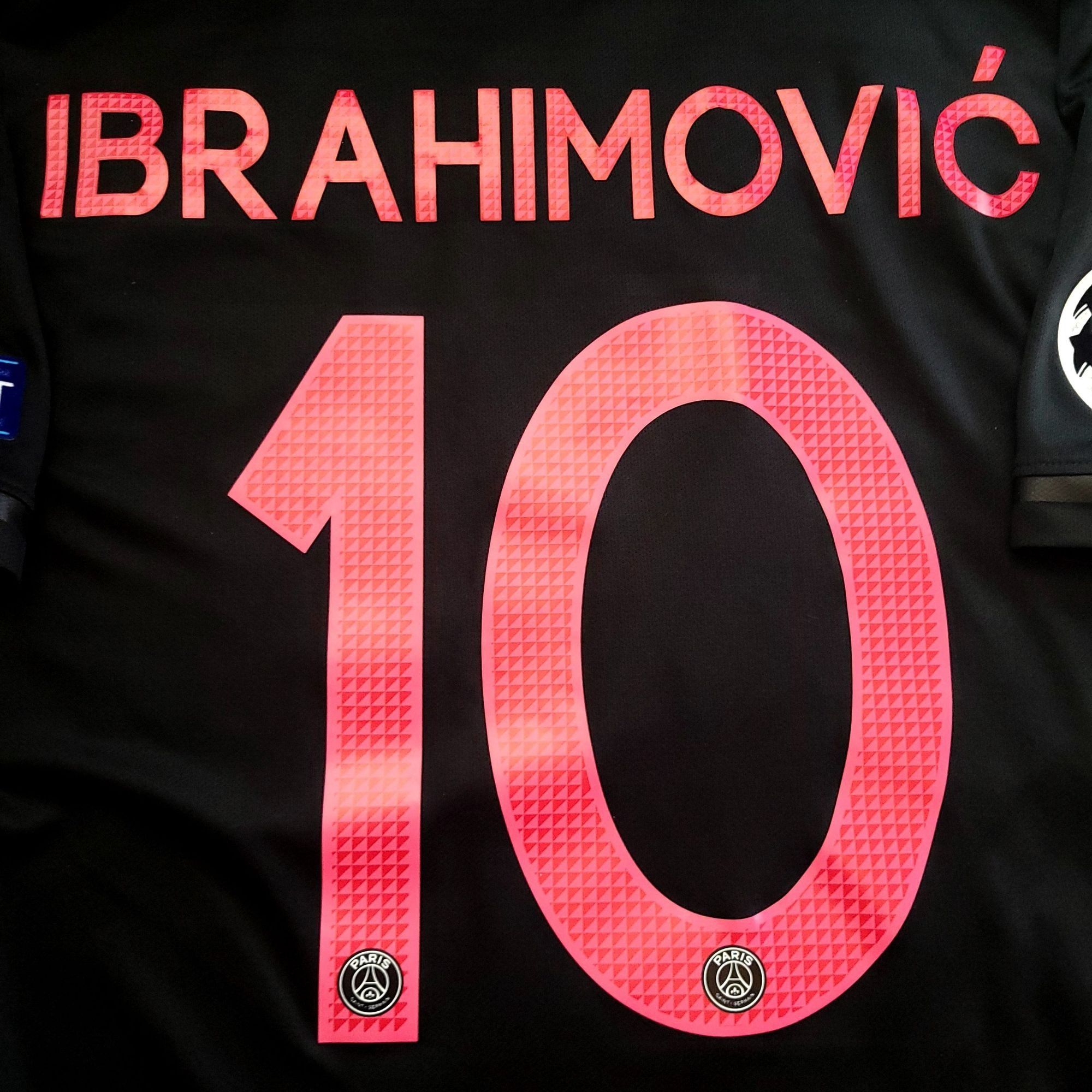 Nike Ibrahimovic PSG 2015 2016 Third UEFA Soccer Jersey M Size US M / EU 48-50 / 2 - 3 Thumbnail