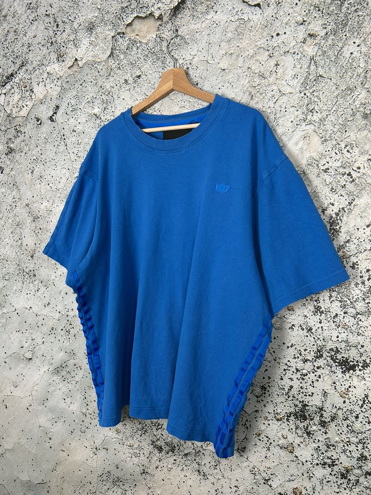 Adidas Adidas Oversized Three Stripes Tee Boxy Baggy Streetwear Size US XL / EU 56 / 4 - 2 Thumbnail