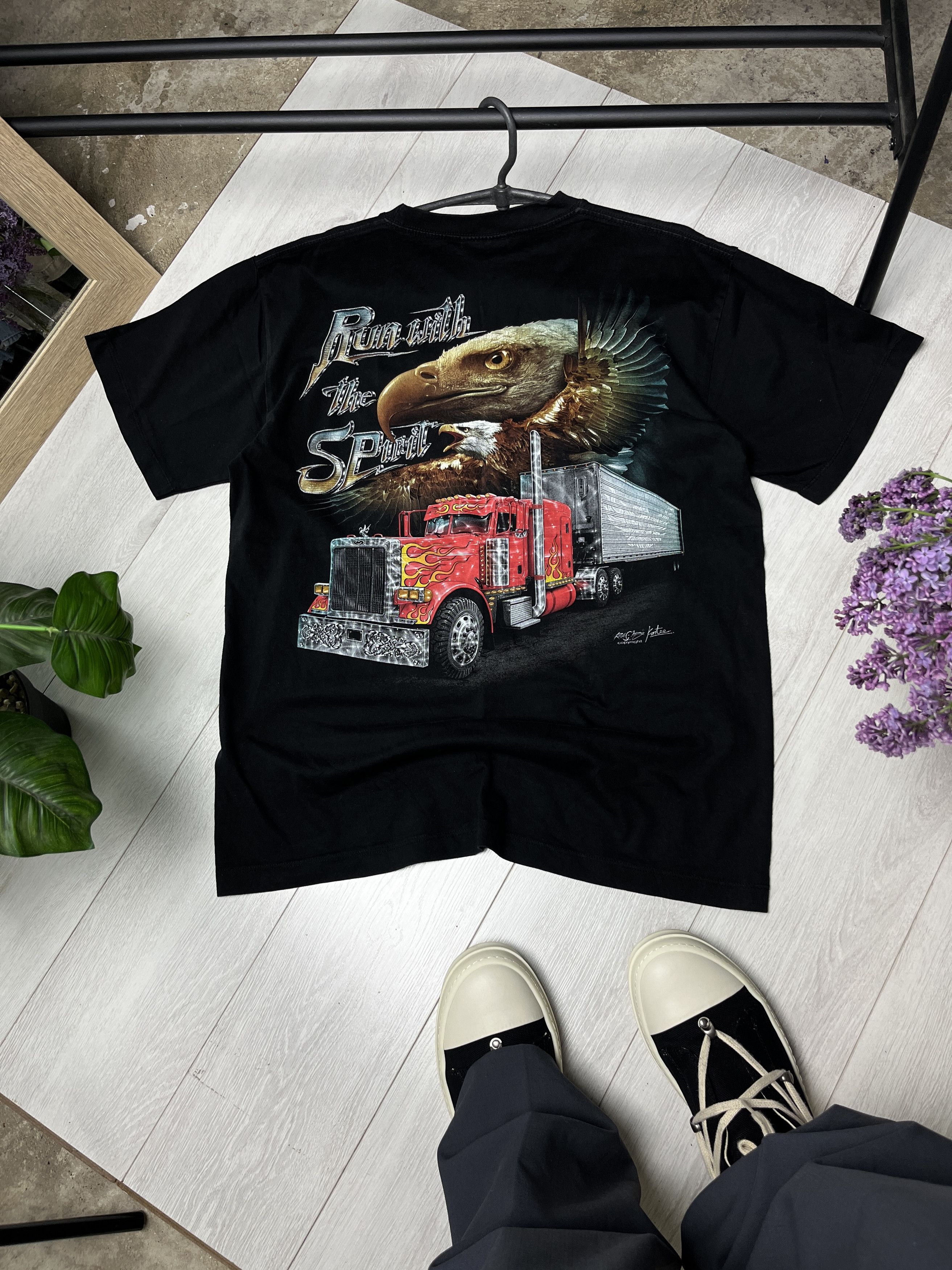 Vintage 2000s FLAME TRUCK & FREE EAGLE "RUN WITH THE SPIRIT" TEE 943 Size US L / EU 52-54 / 3 - 2 Thumbnail
