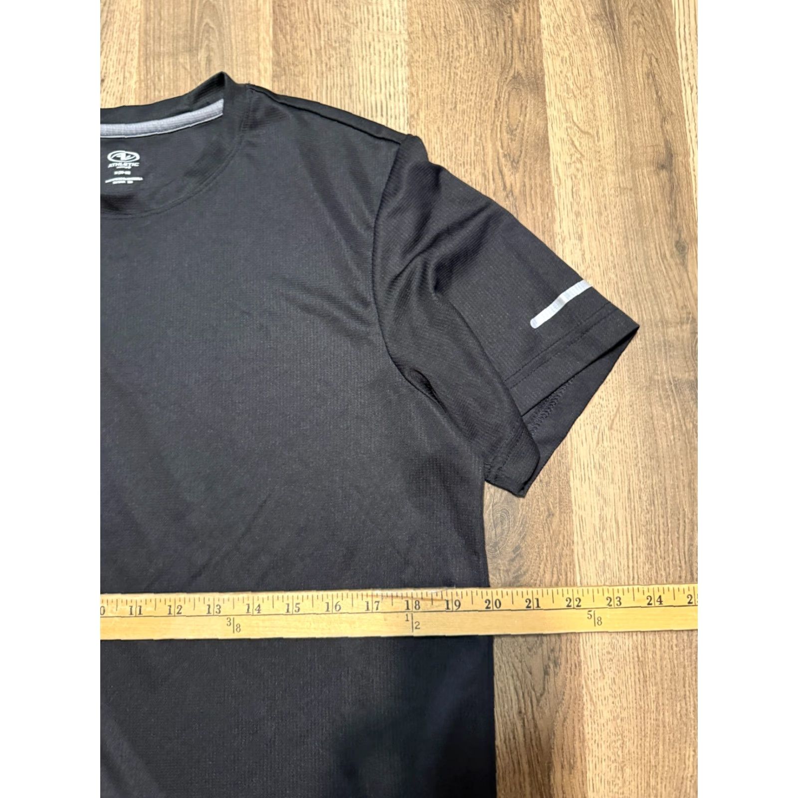 Vintage Athletic Shirt Men's Medium Black Short Sleeve Crew Neck Athletic Wear Shirt Mens M Black Athletic Short Sleeve Crewneck Sports Vintage N/A Size US M / EU 48-50 / 2 - 6 Thumbnail