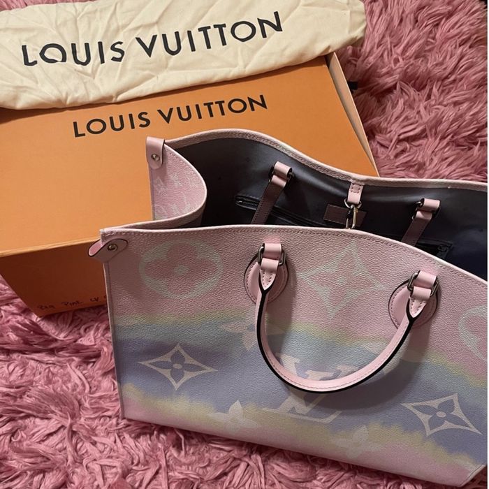 Pink Louis Vuitton LV Escale Onthego GM Rainbow