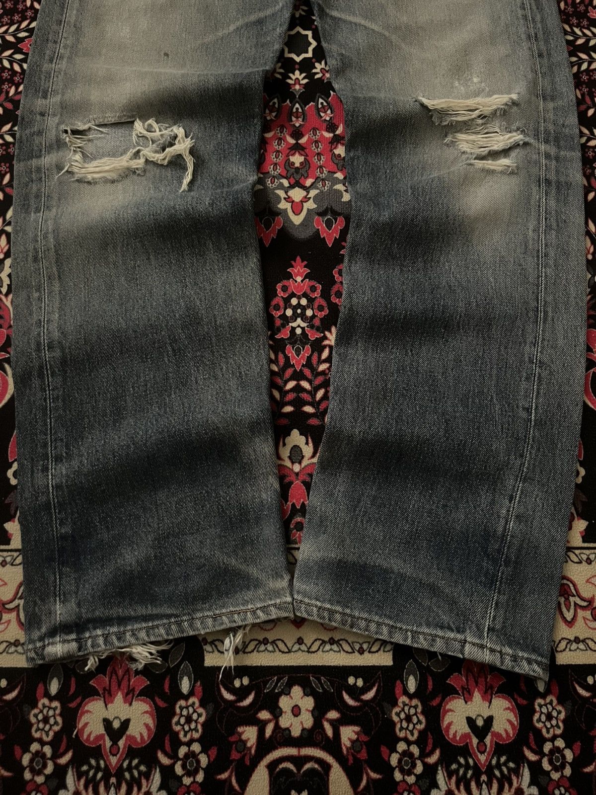 Levi's ⚡️Vintage⚡️90s Levi’s 501 Blue Wash Buttonfly Distressed Jeans Size US 33 - 14 Thumbnail