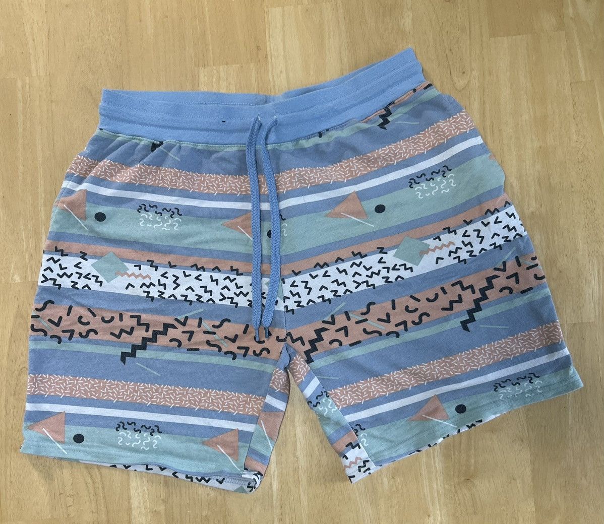 Other Retro Style No Boundaries Shorts – Size M (32–34) Size US 32 / EU 48 - 1 Thumbnail