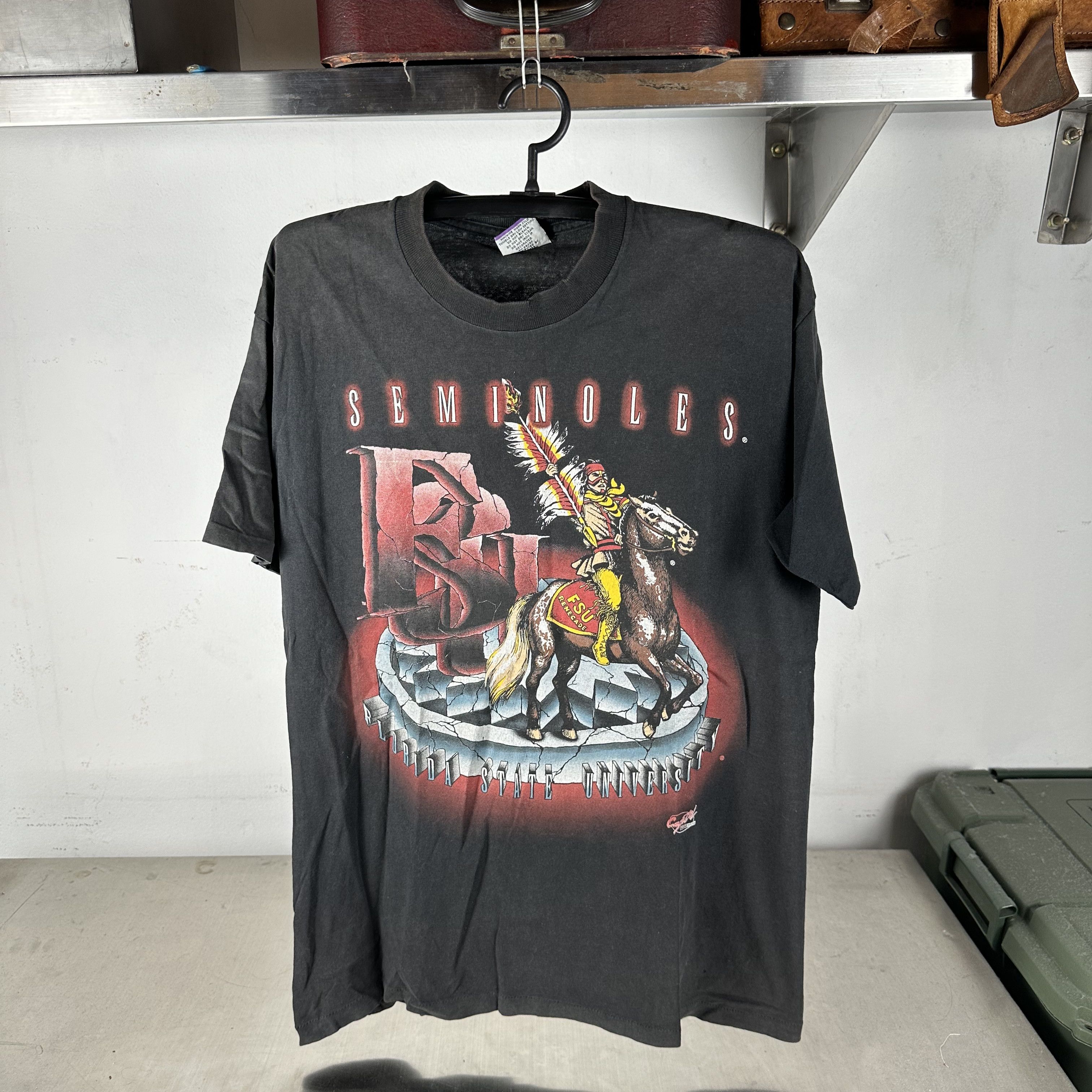 Vintage Vintage 90s FSU Seminoles NCAA Mascot Single Stitch T-Shirt Size US L / EU 52-54 / 3 - 1 Thumbnail