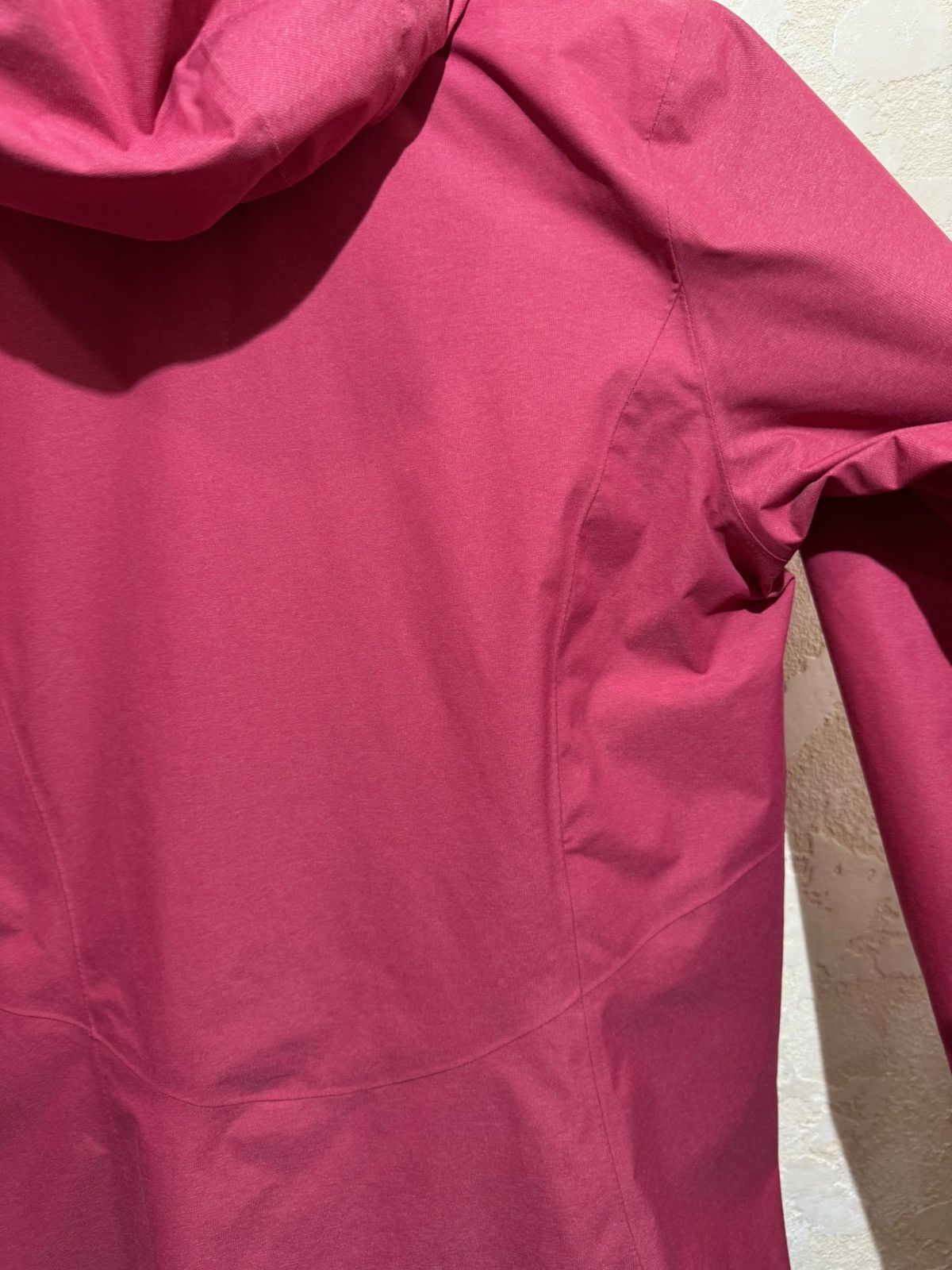 Berghaus × The Mountain Berghaus Women's Elara Waterproof Shell Jacket UK 14 Size L / US 10 / IT 46 - 14 Thumbnail