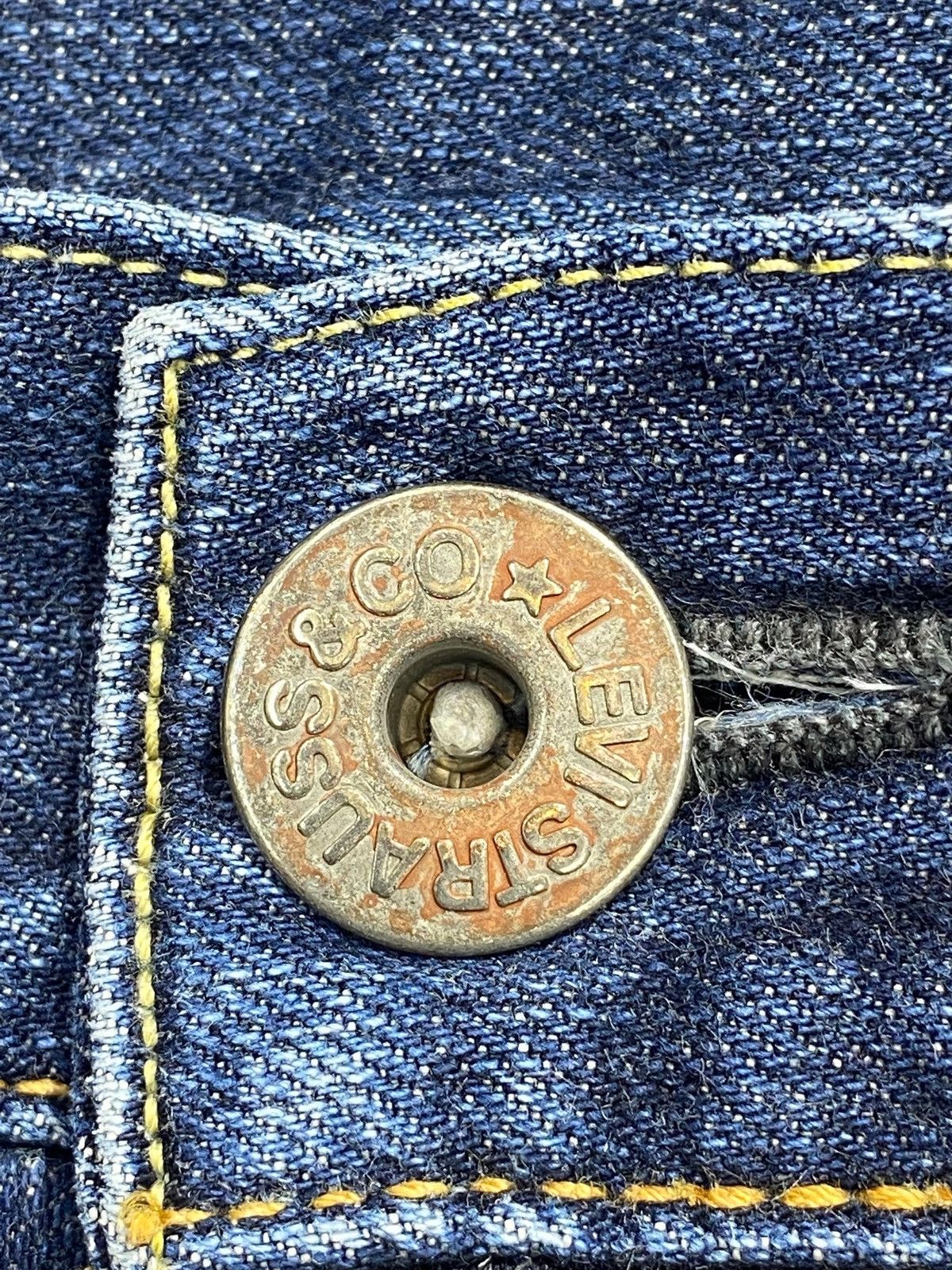 Levi's Levi’s Strauss & Co Faded Blue Wash Style Ripped Jeans Size US 32 / EU 48 - 9 Thumbnail