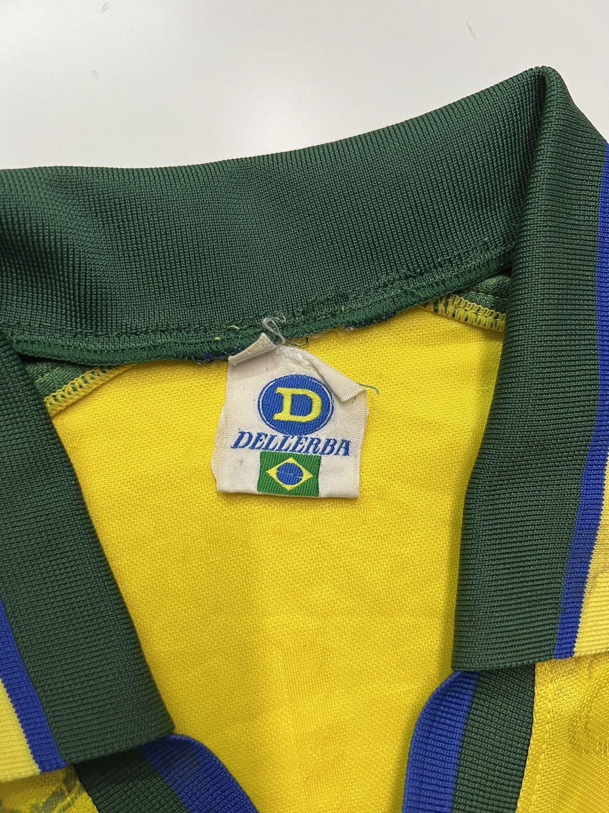 Vintage 🔥VINTAGE BRASIL DELLERBA FOOTBALL JERSEY Size US M / EU 48-50 / 2 - 7 Thumbnail
